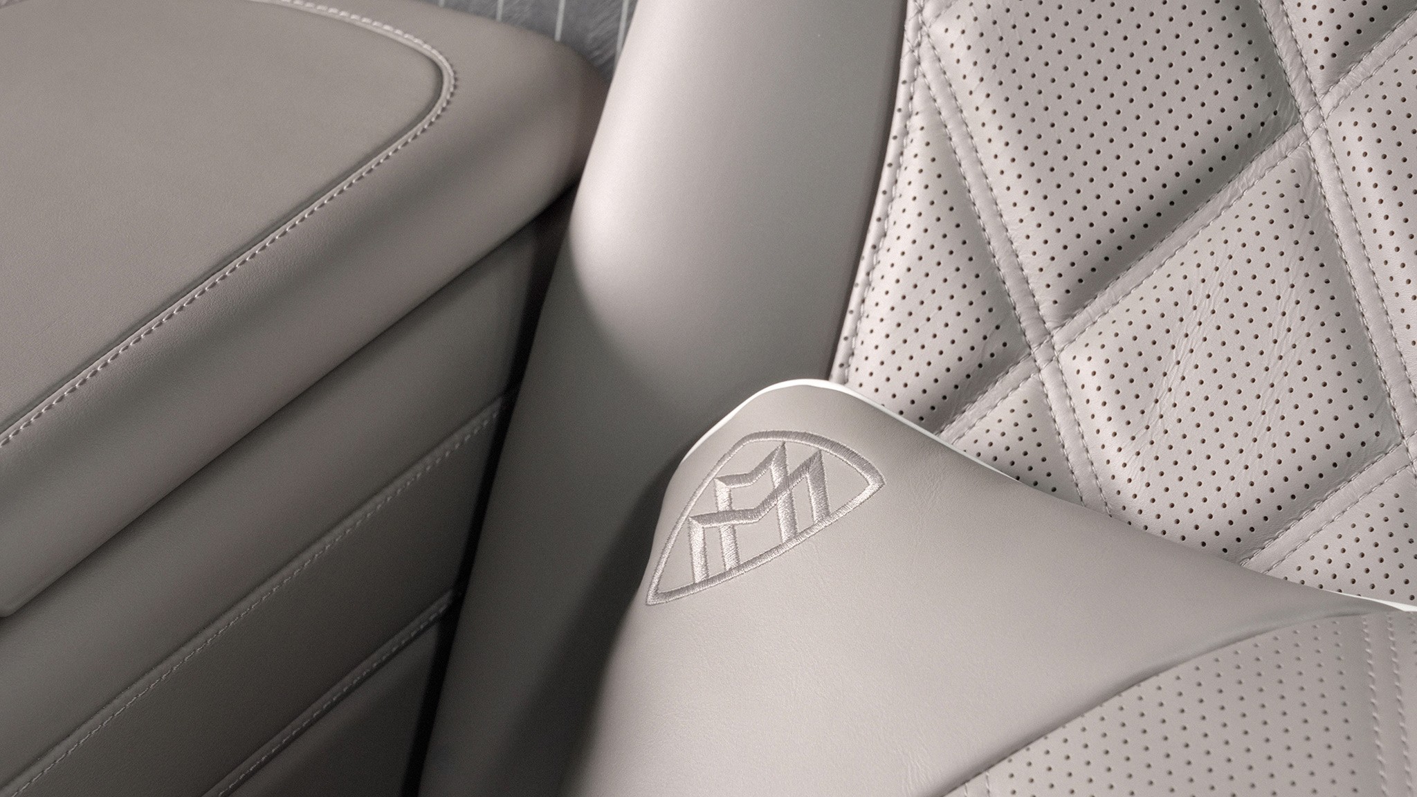 2025 Mercedes Maybach S680 Edition Nordic Glow 16