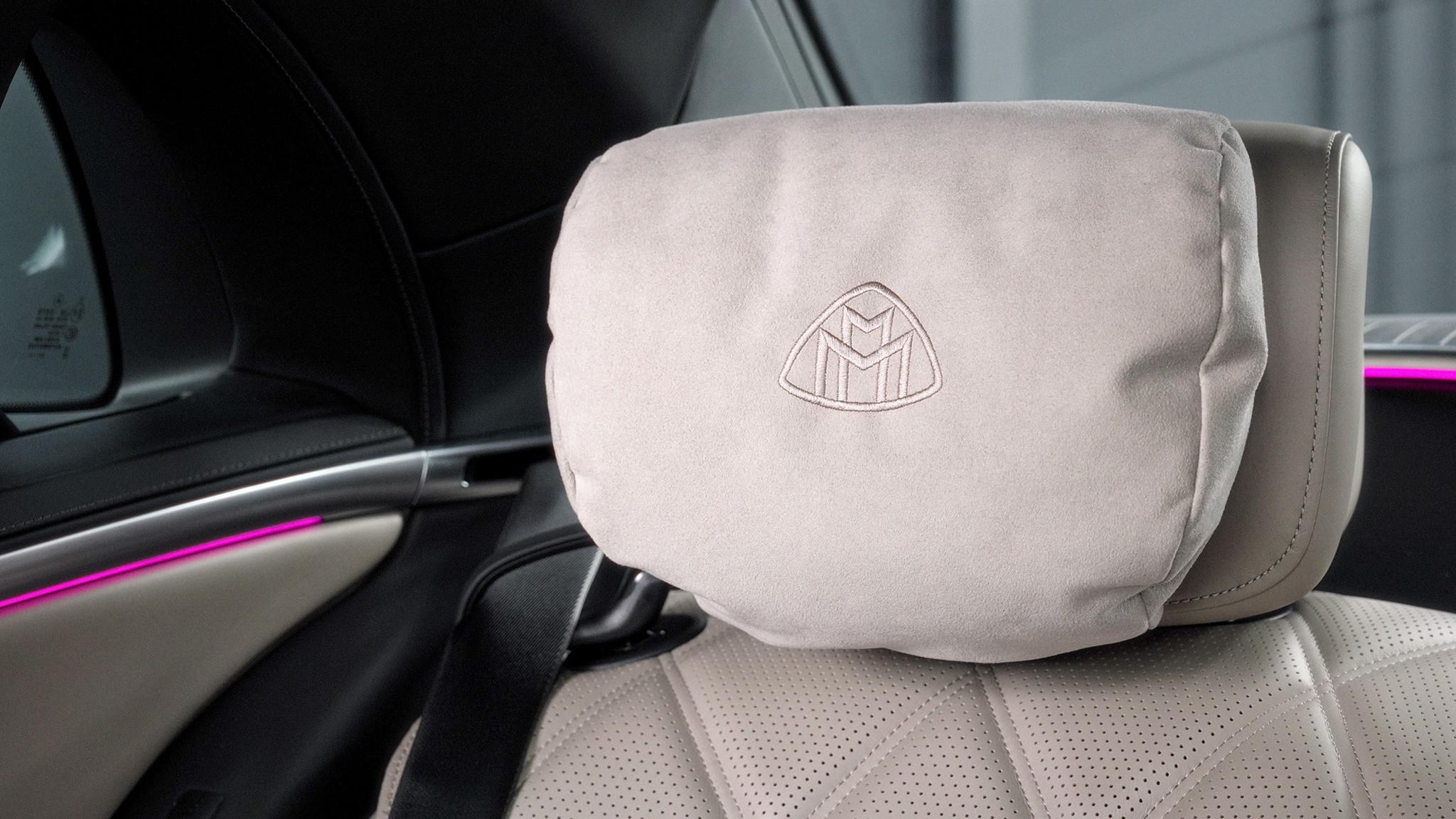 2025 Mercedes Maybach S680 Edition Nordic Glow 20