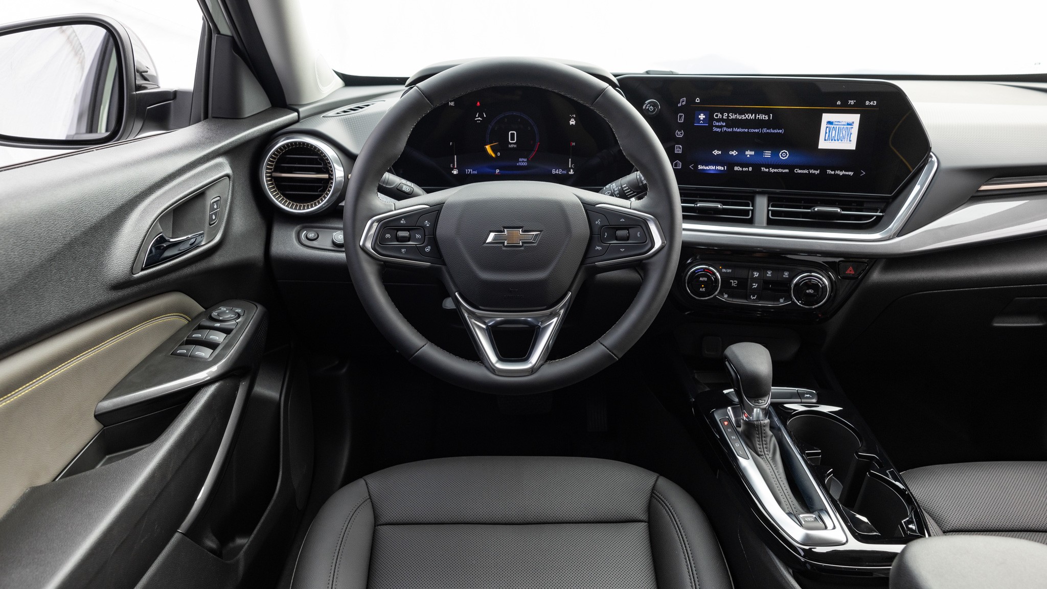 010 2024 Chevy Trax interior