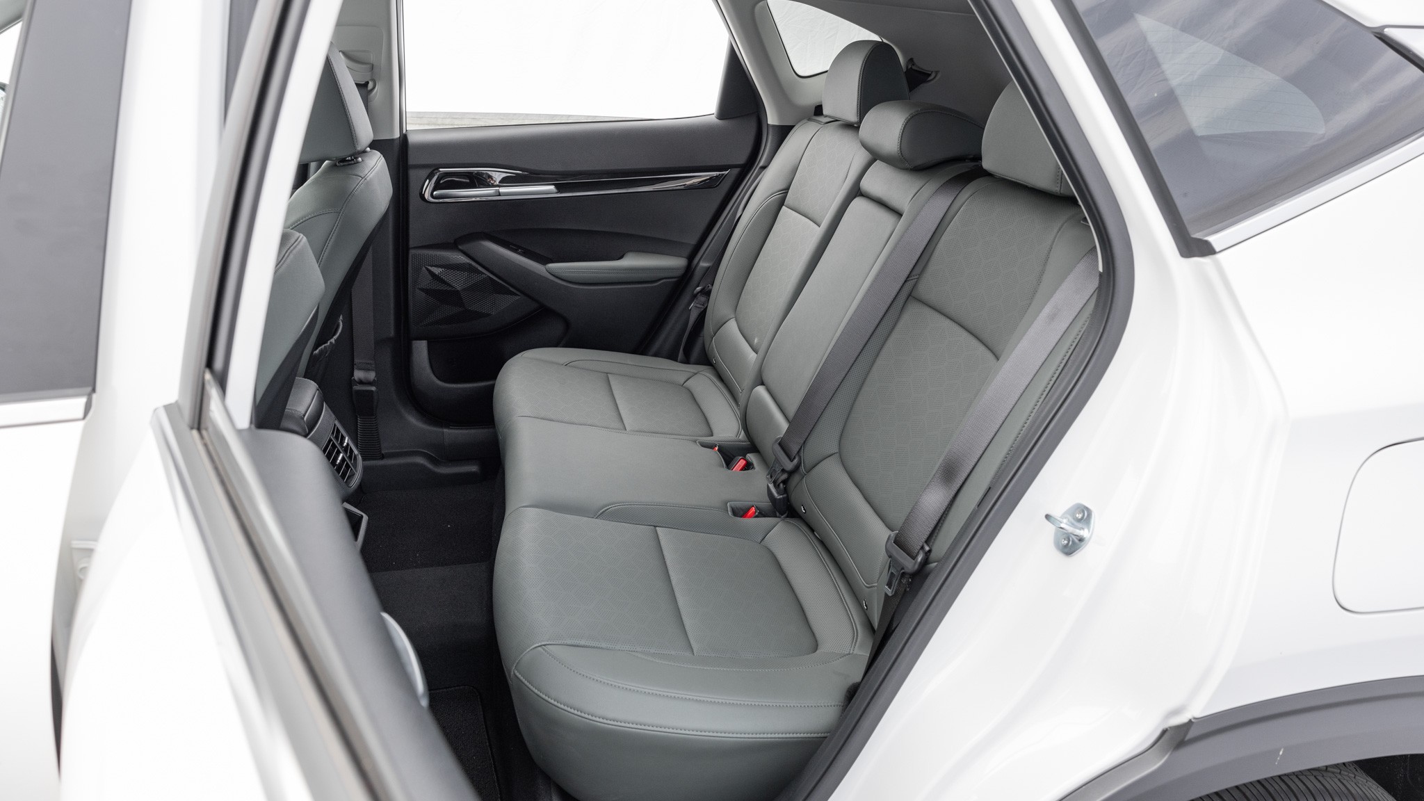032 2024 Kia Seltos rear seats