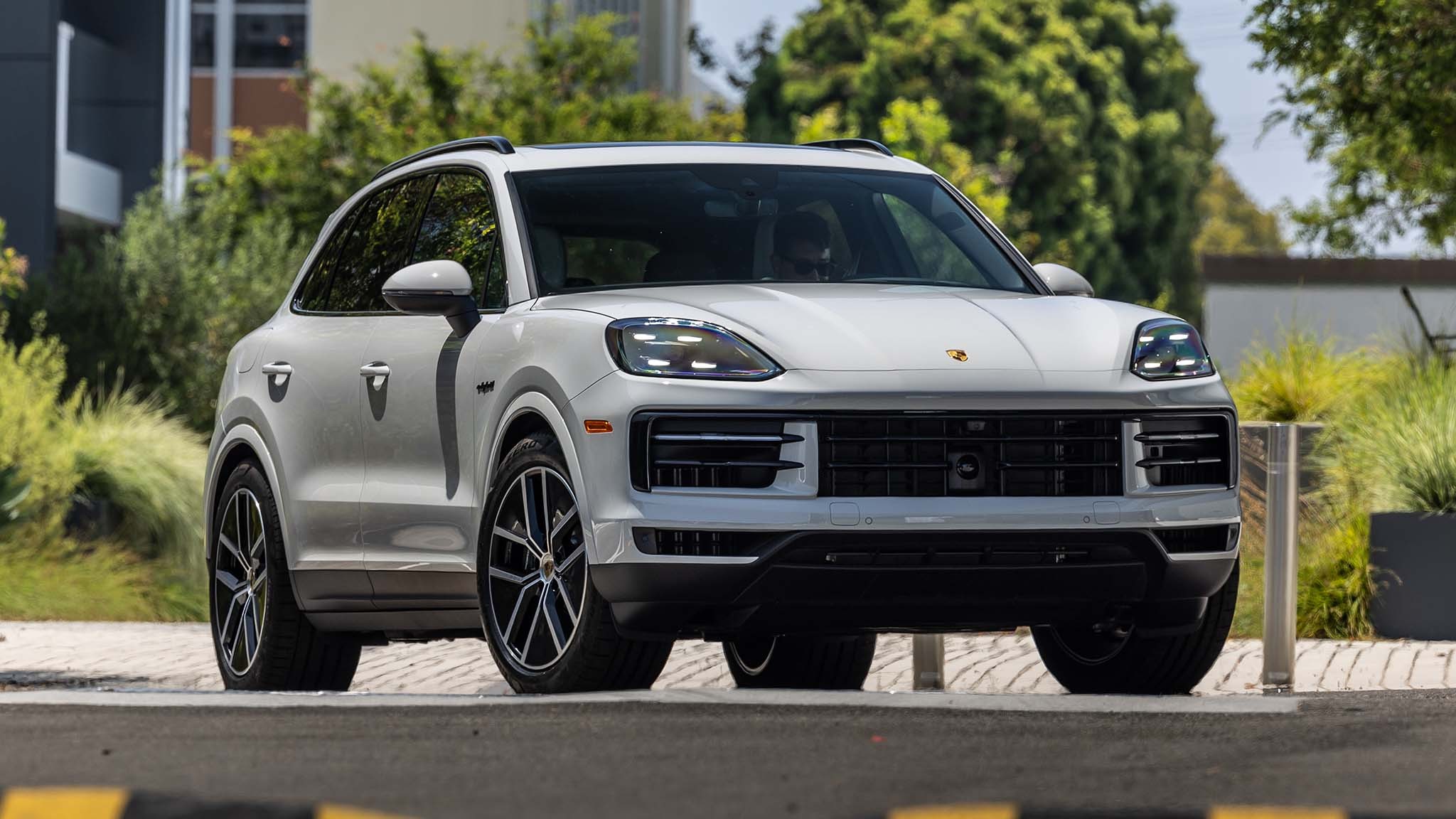 LEAD 012 2024 Porsche Cayenne E hybrid