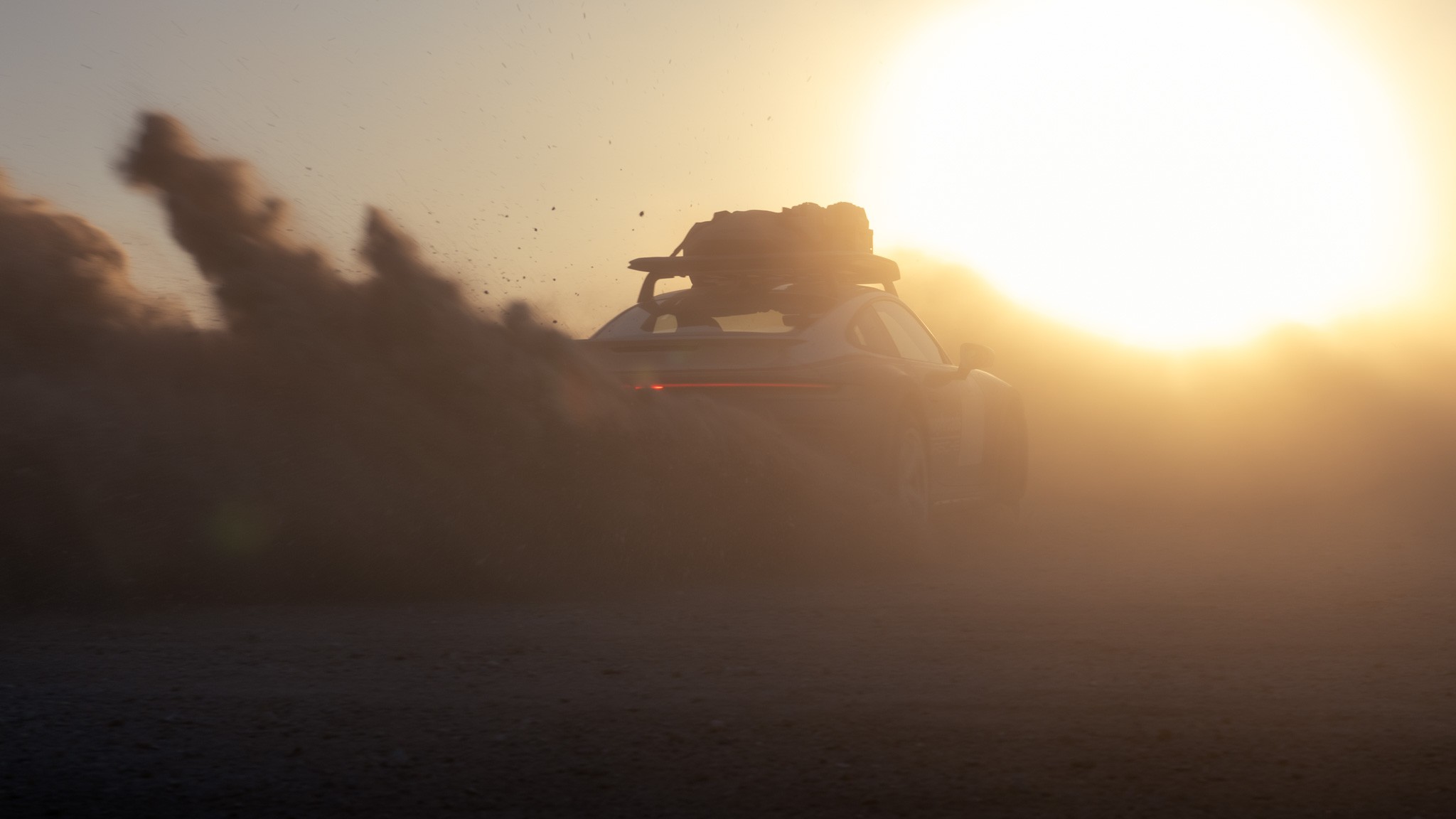 010 2024 Huracan Sterrato vs Porsche 911 Dakar