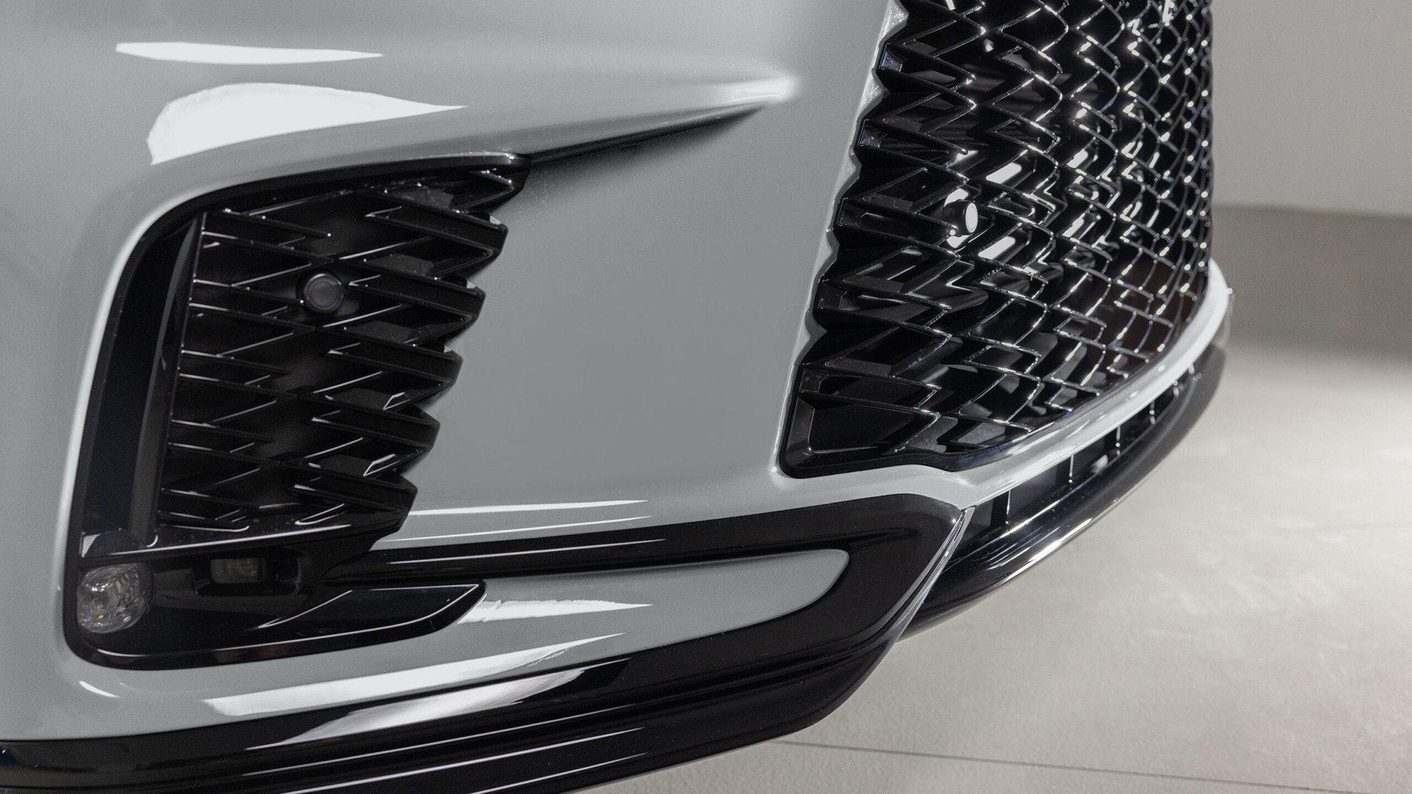 2025 Lexus RX500h Black Line   4