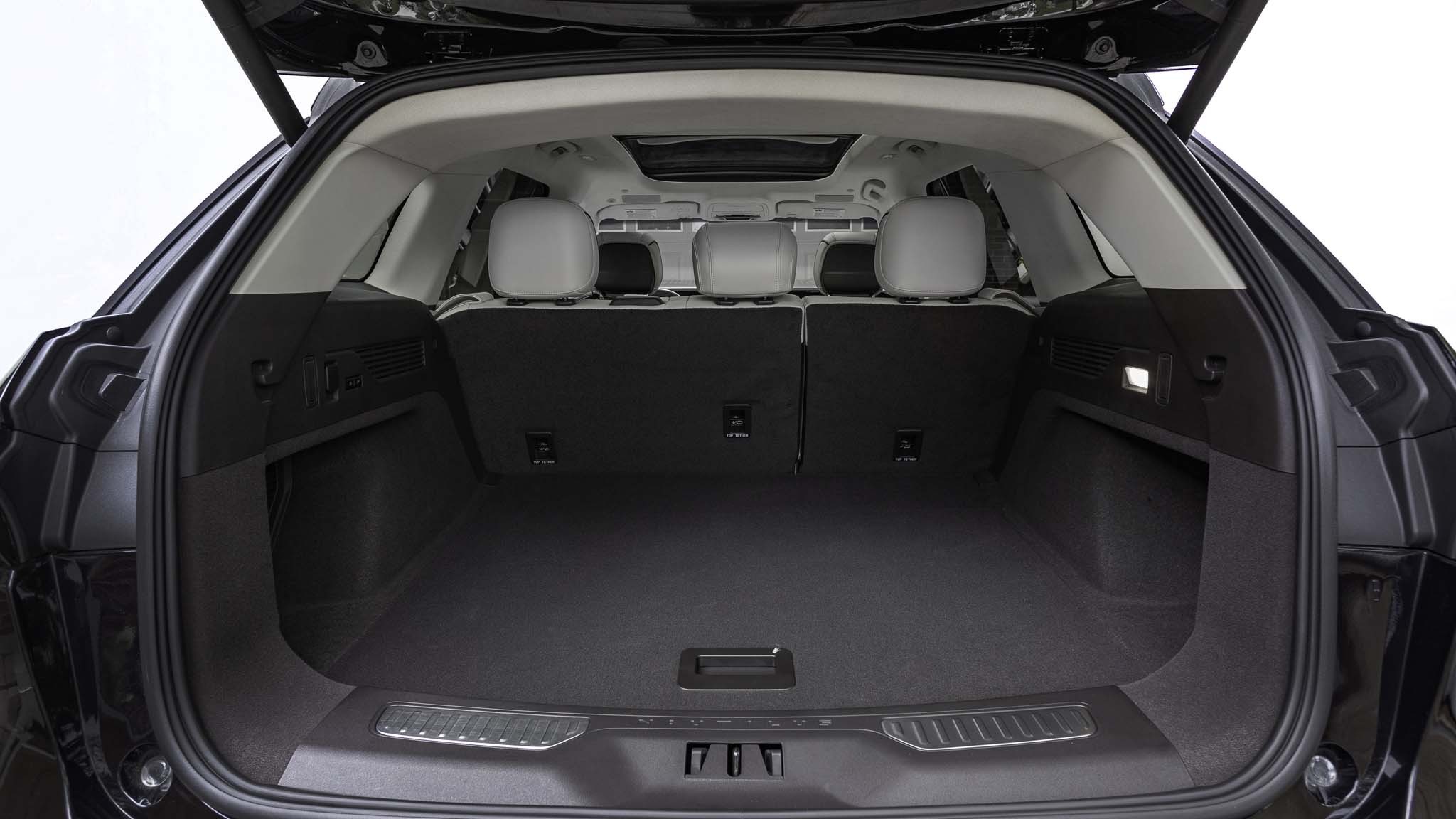 022 2024 Lincoln Nautilus AWD Black Label trunk