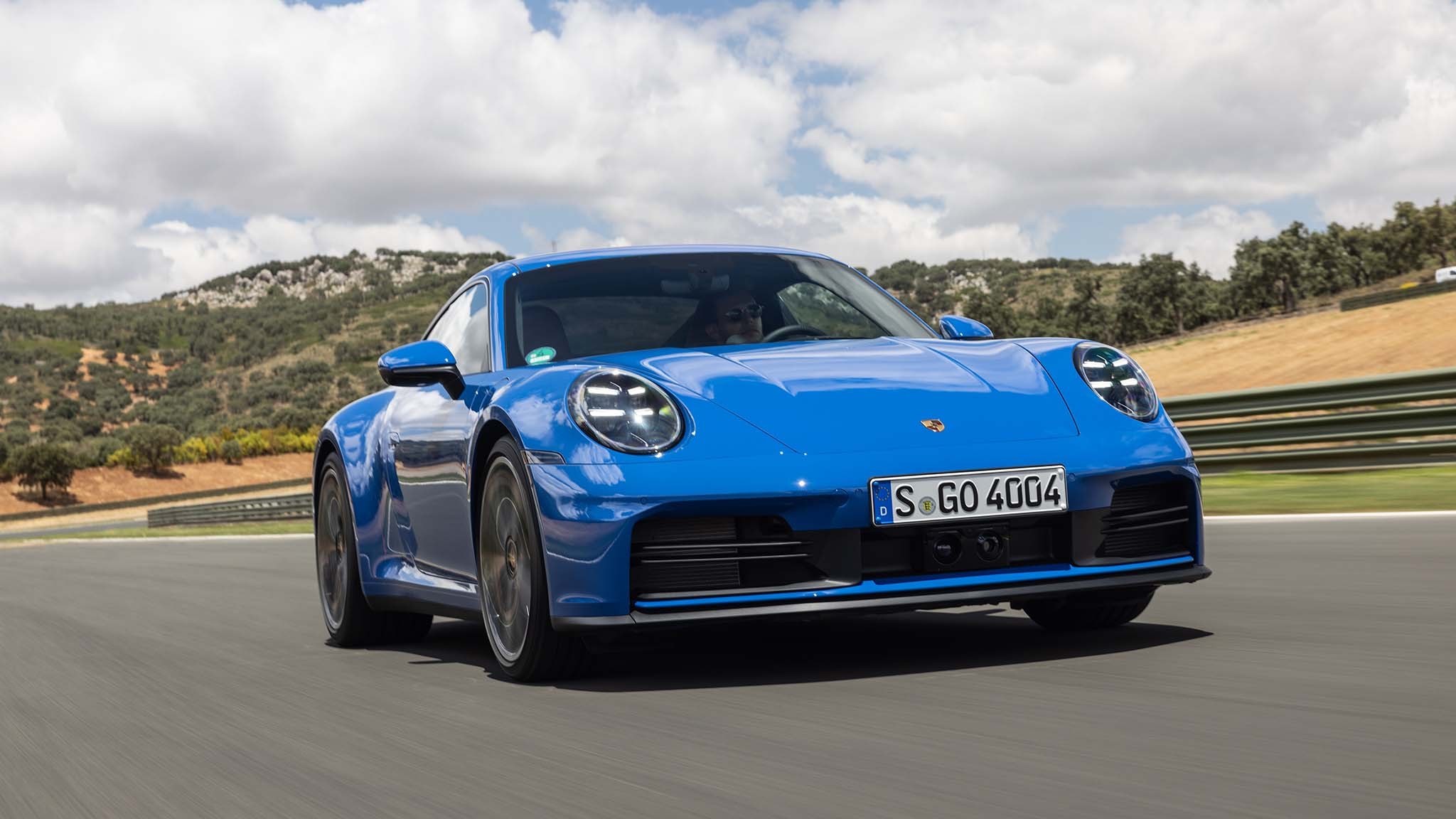 010 2025 porsche 911 carrera gts hybrid