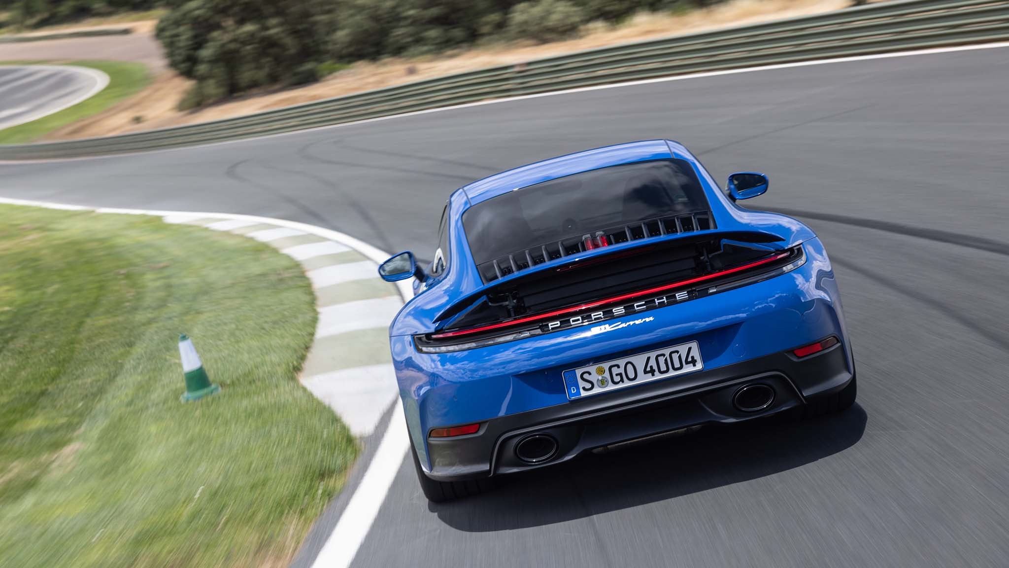 011 2025 porsche 911 carrera gts hybrid