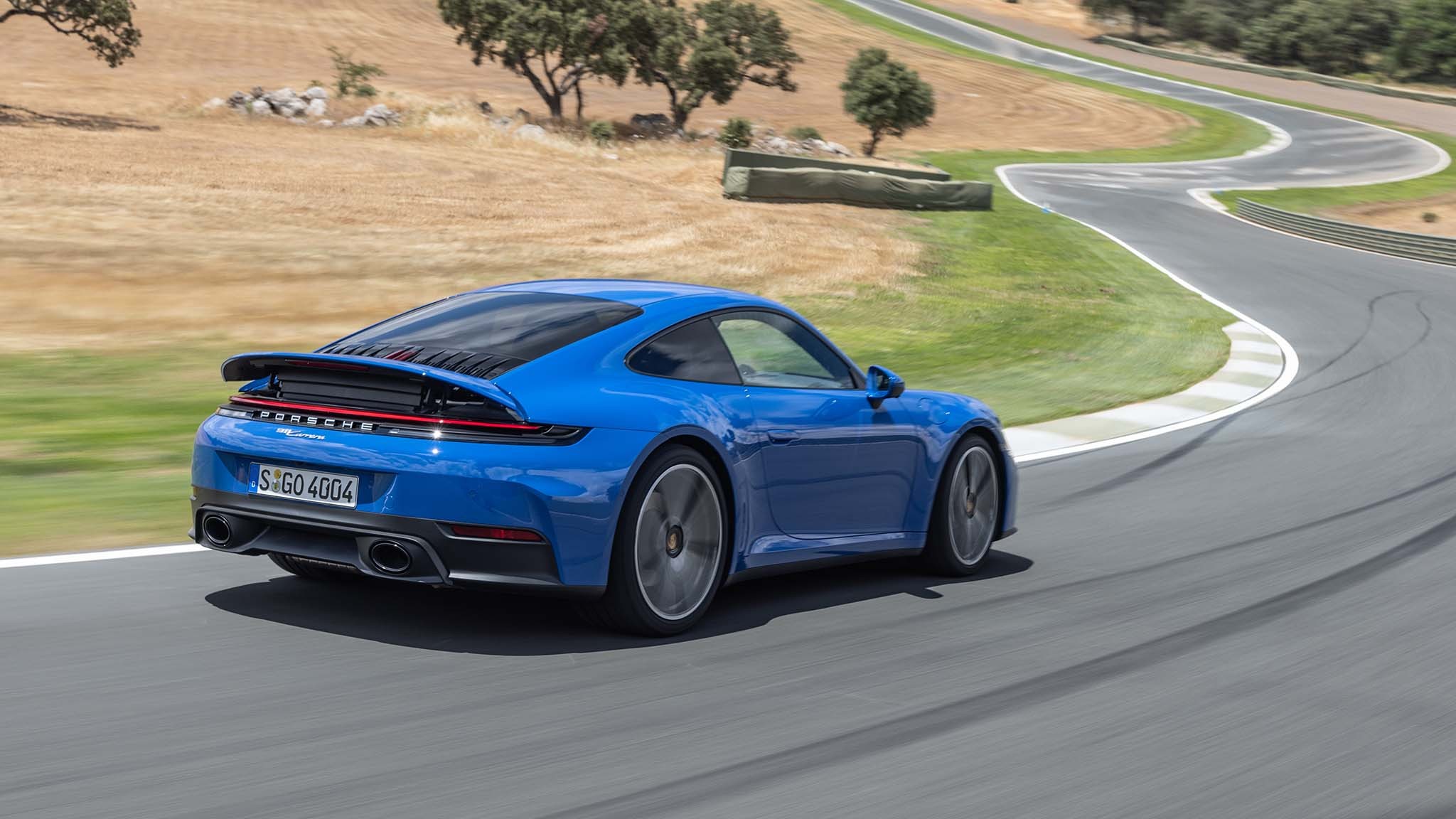 012 2025 porsche 911 carrera gts hybrid