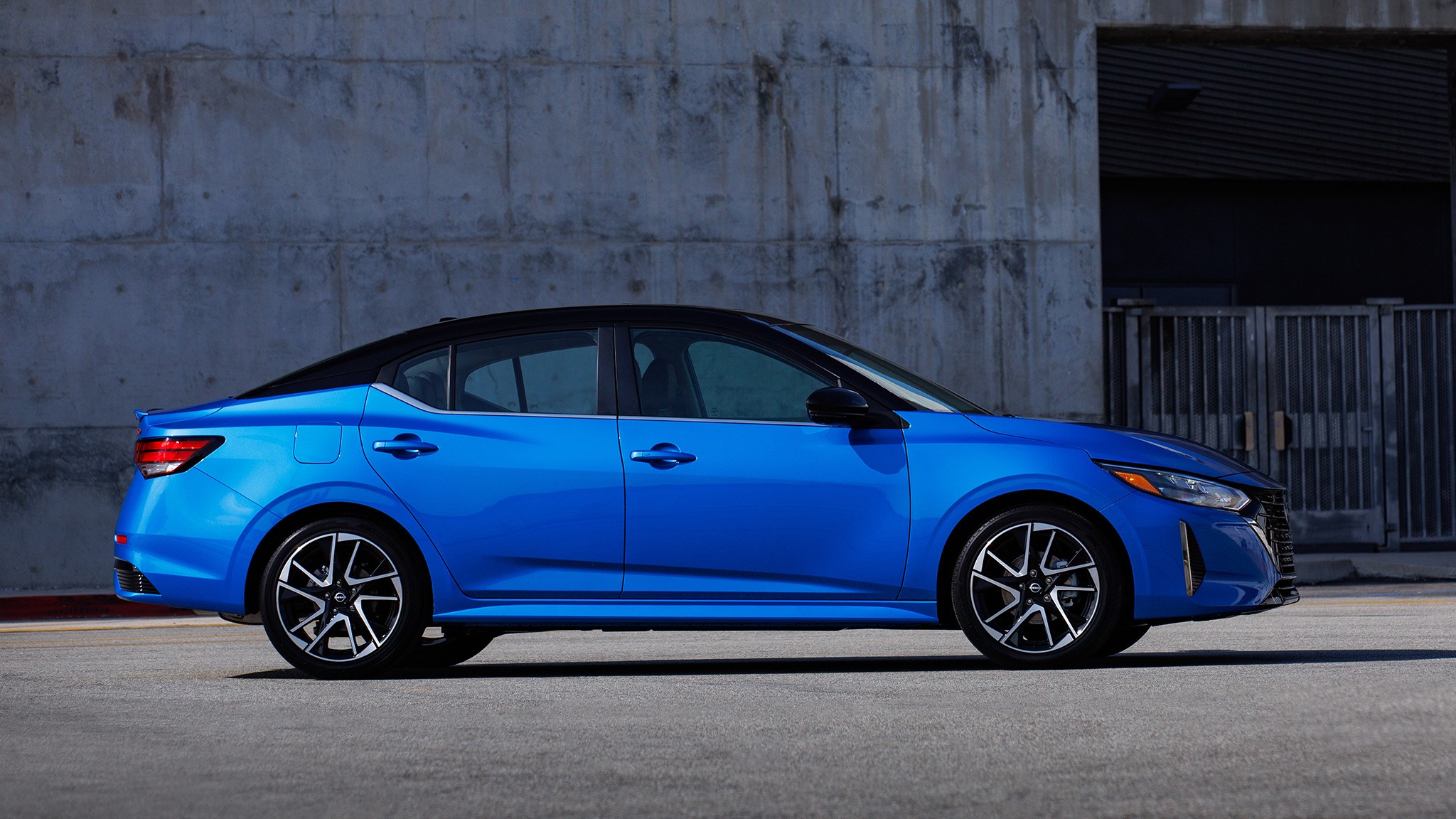 2025 Nissan Sentra sedan 32