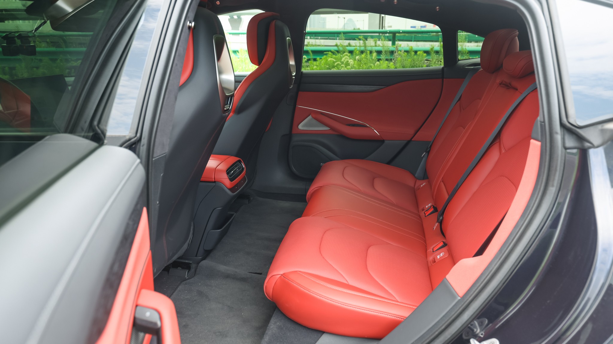 5 2024 Xiaomi SU7 rear seats