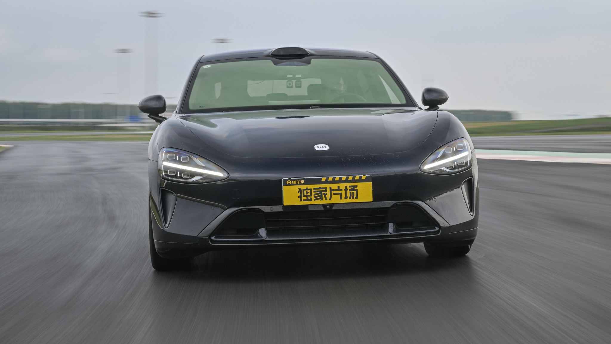 12 2024 Xiaomi SU7 front view