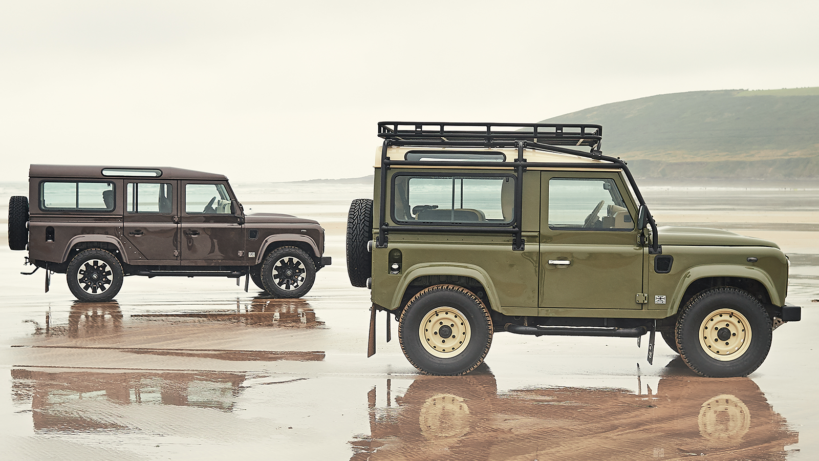 Land Rover Defender V 8 Classic Restomod 13