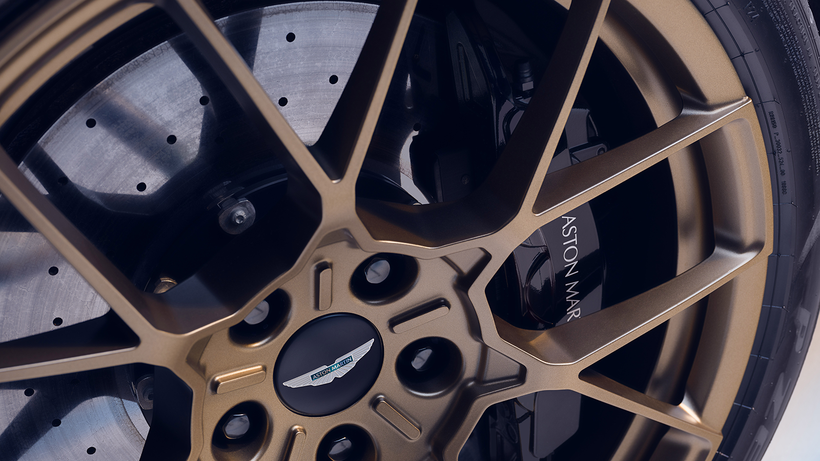 2025 Aston Martin Vanquish V 12 GT 8