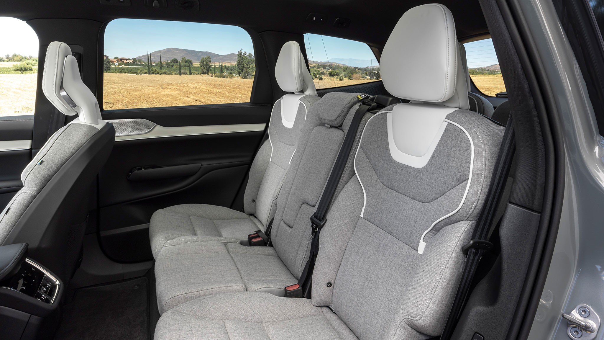 2025 Volvo EX90 First Drive 25