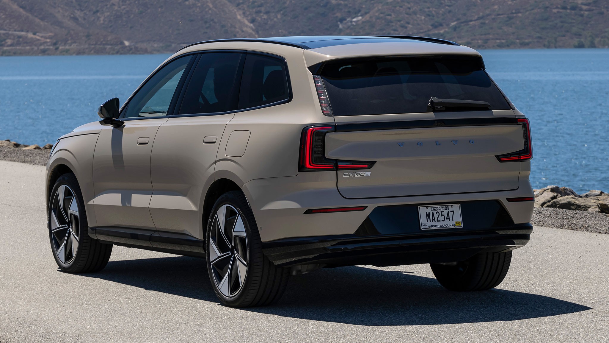 2025 Volvo EX90 First Drive 4