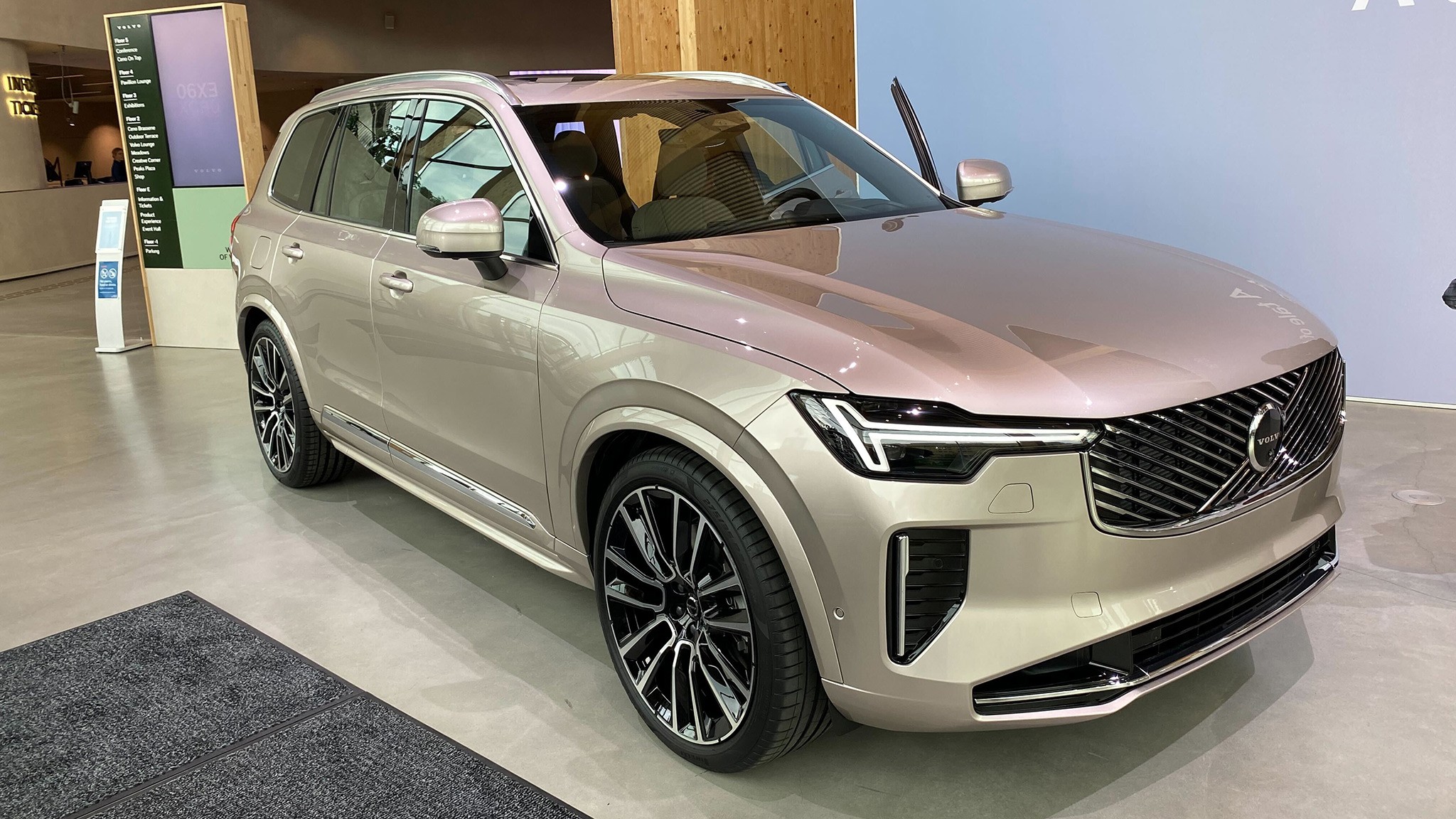 2025 5 Volvo XC90 SUV debut 16
