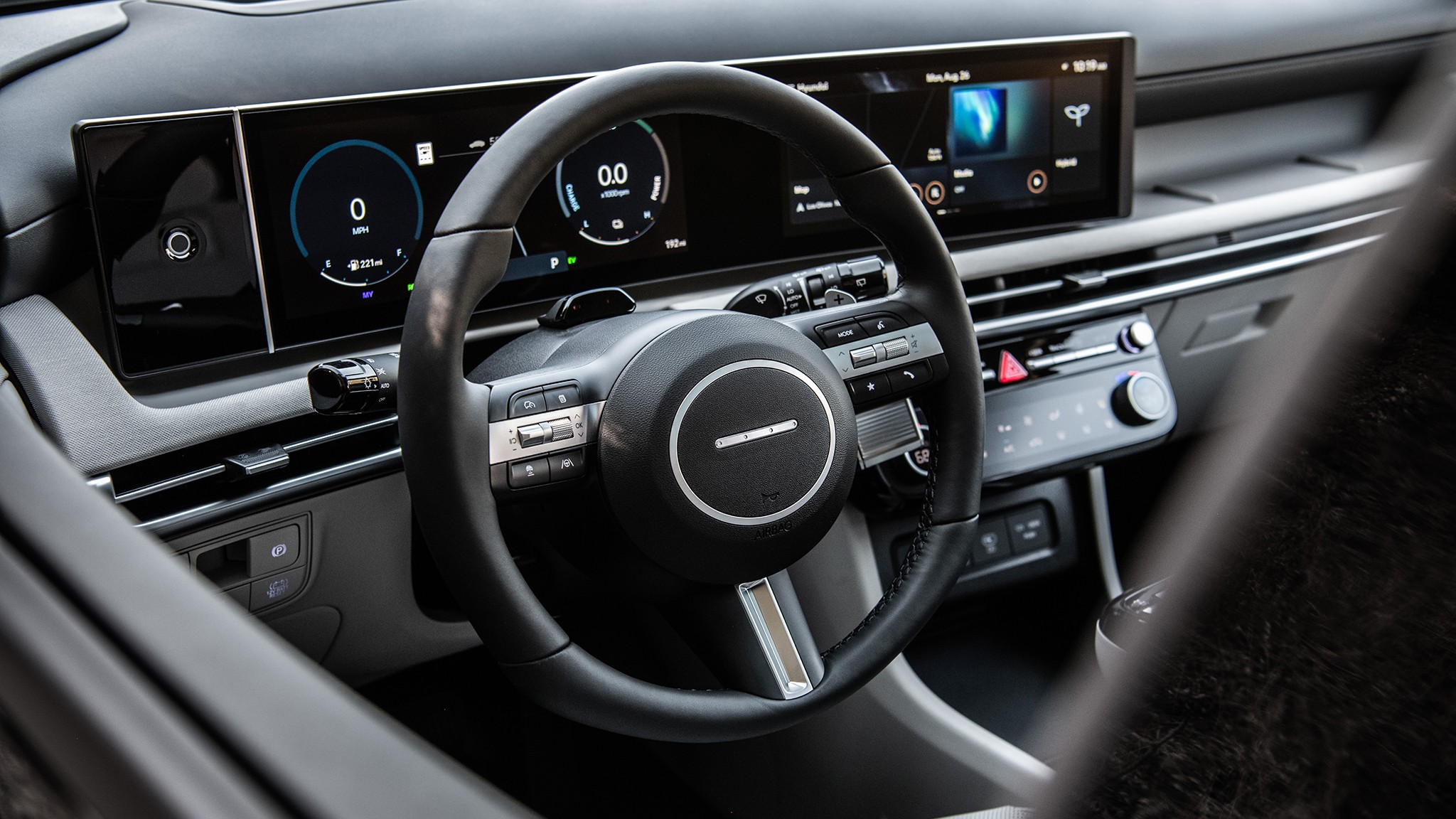 2025 hyundai tucson hybrid steering wheel screens 016