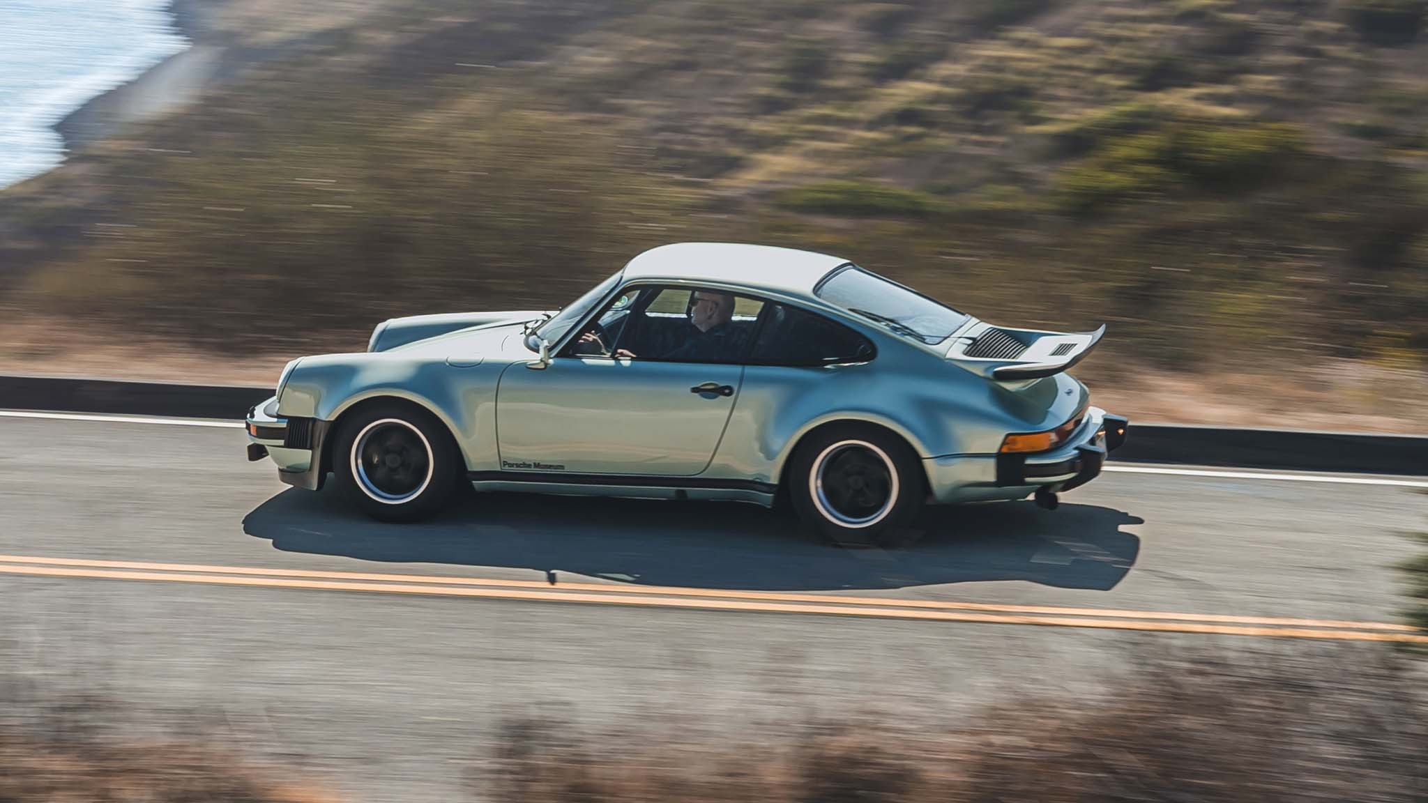 1975 Porsce 930 Side 02