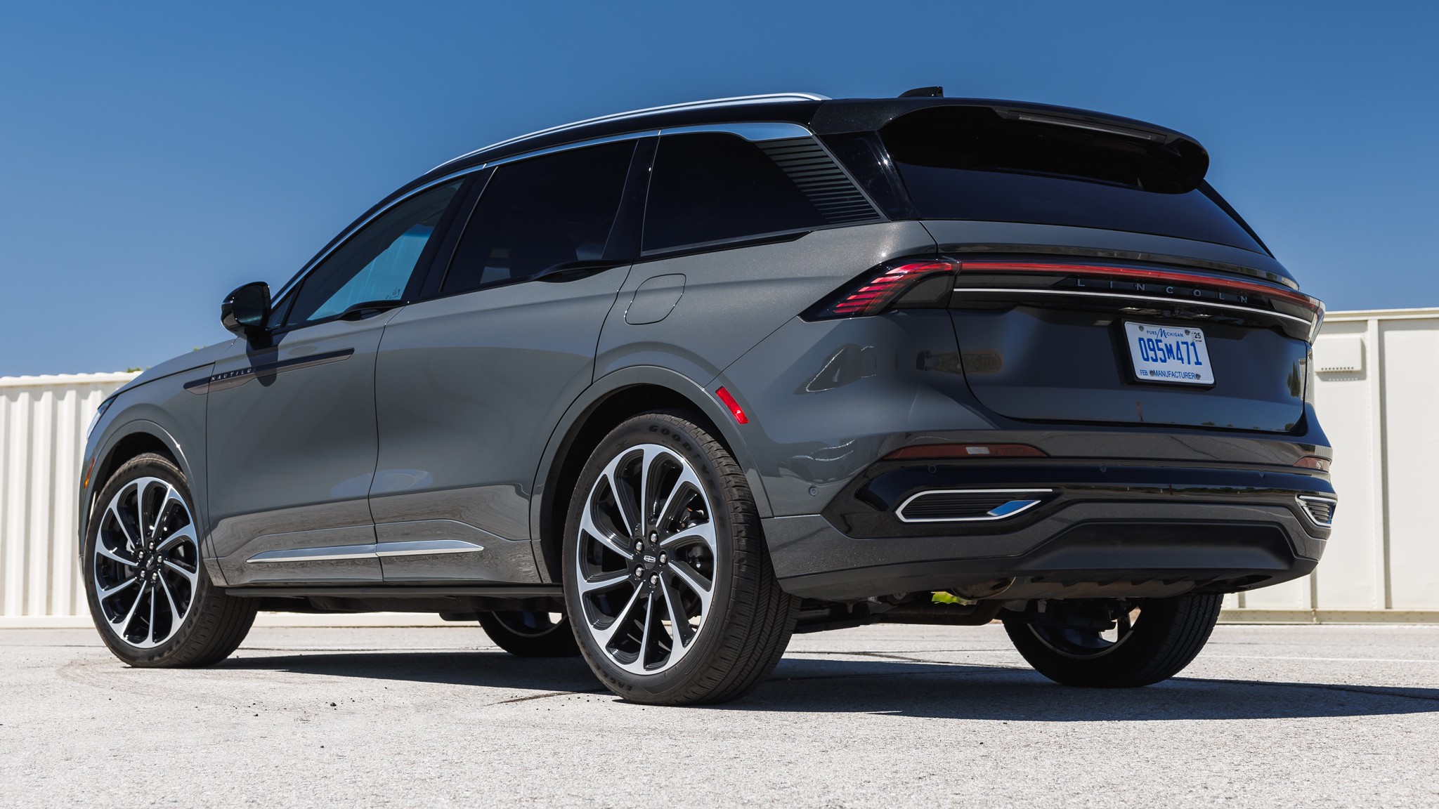 002 2024 Lincoln Nautilus Hybrid Black Label Rear Quarter Static