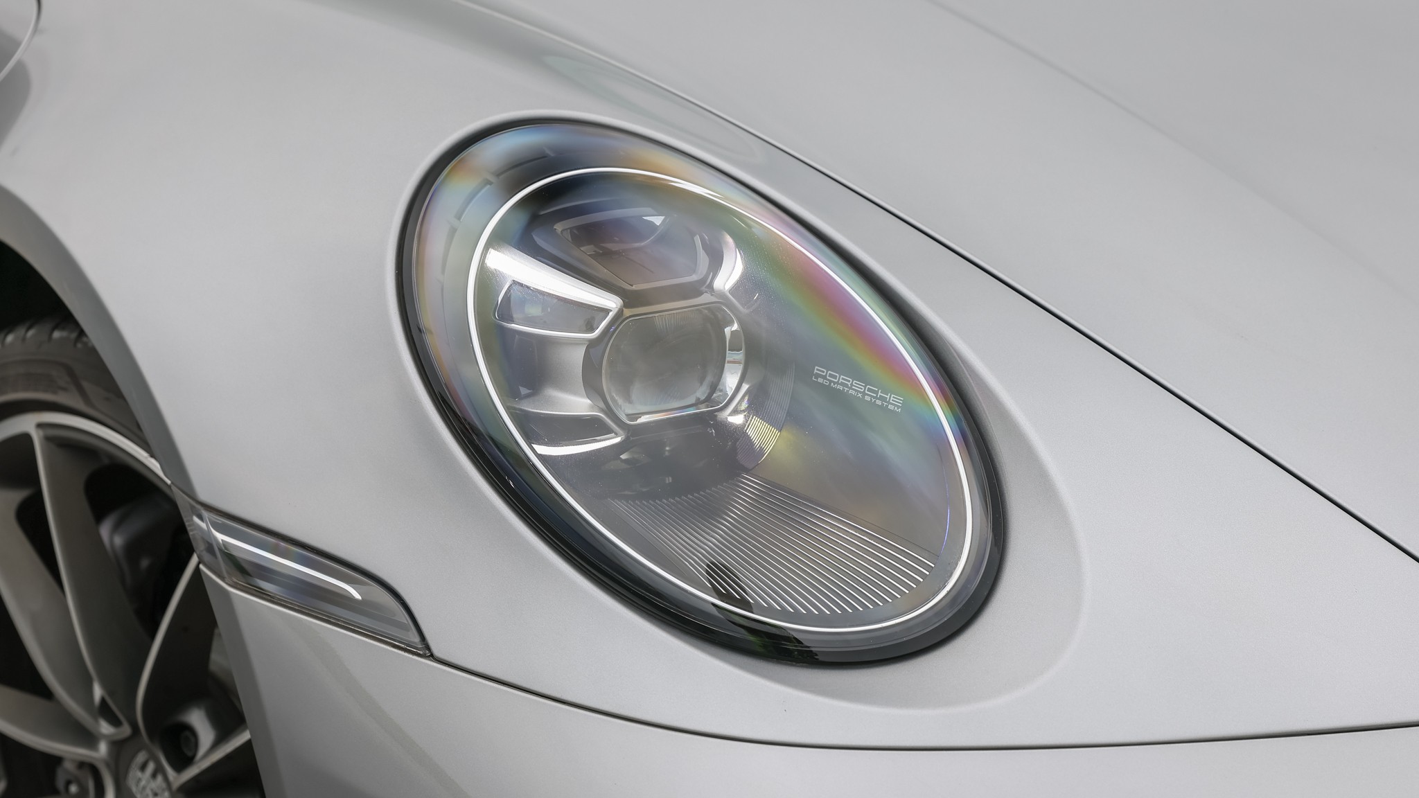 7 2024 Porsche 911 headlight