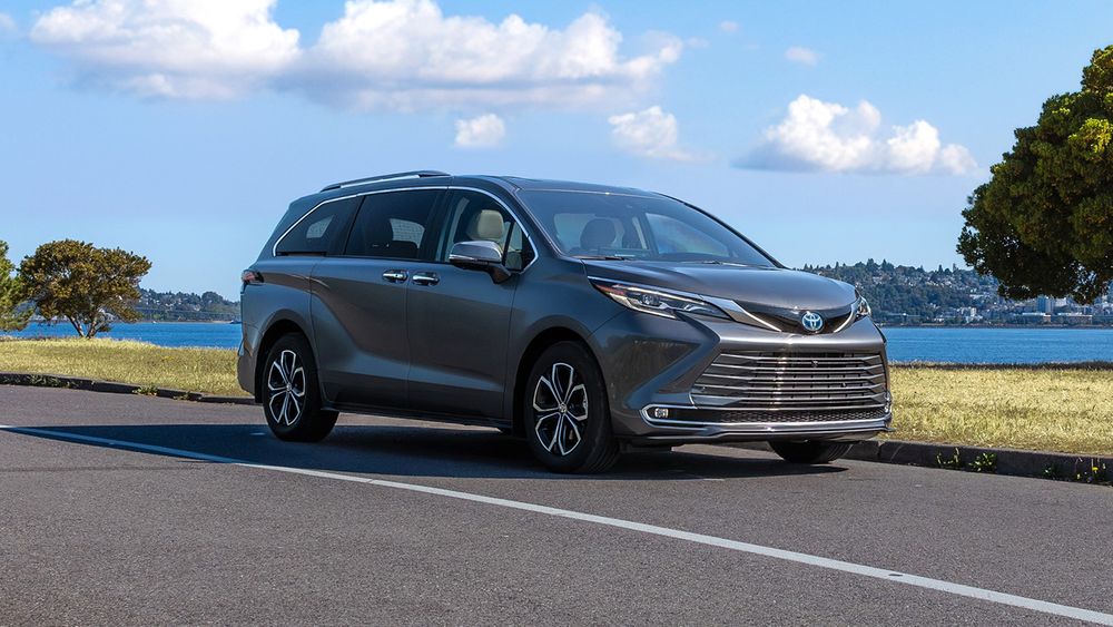 2 2025 Toyota Sienna Platinum front view