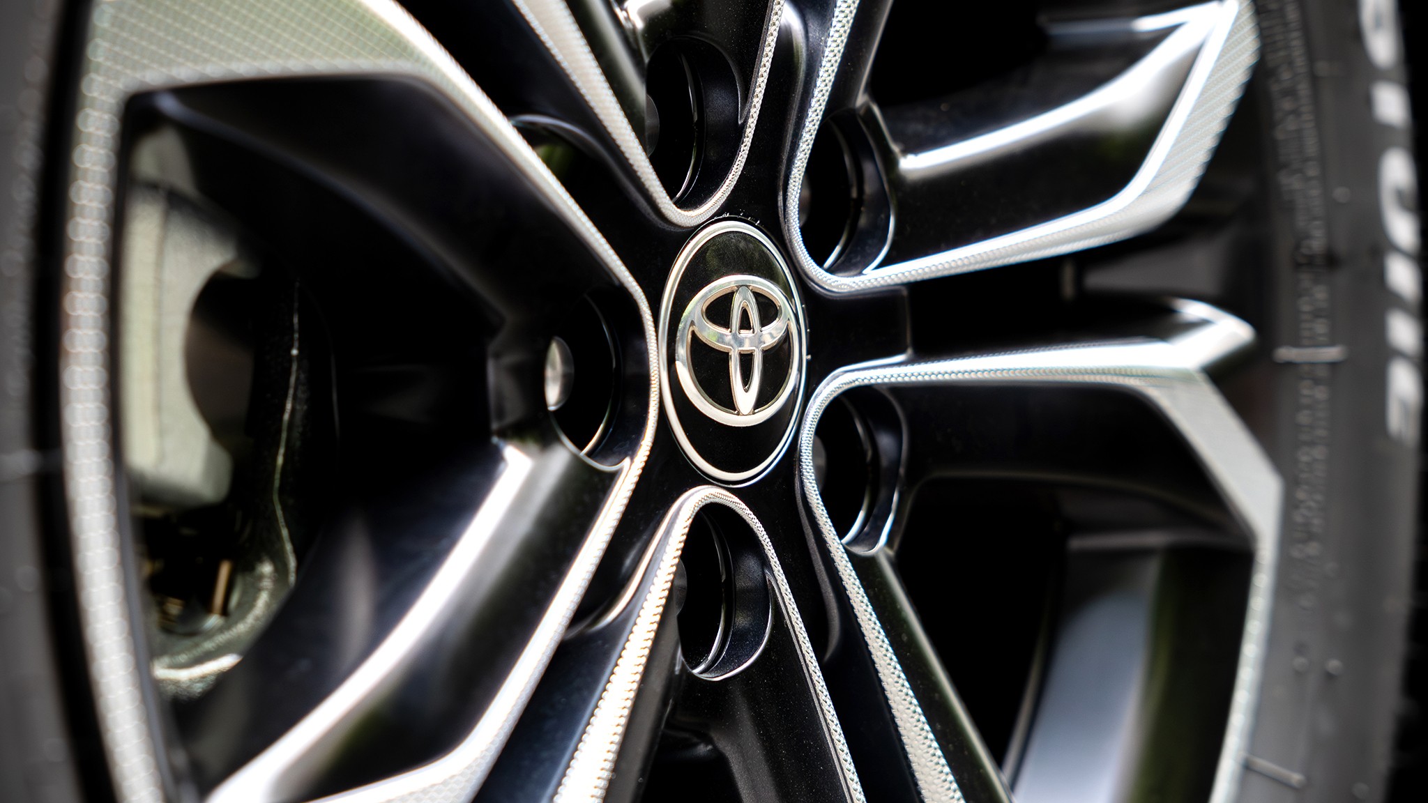 11 2025 Toyota Sienna Platinum wheel rim