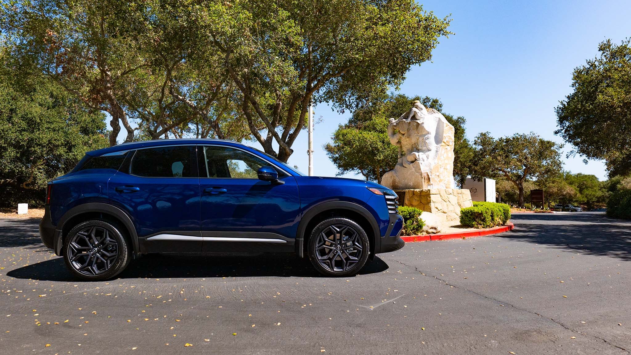 009 2025 nissan kicks compact