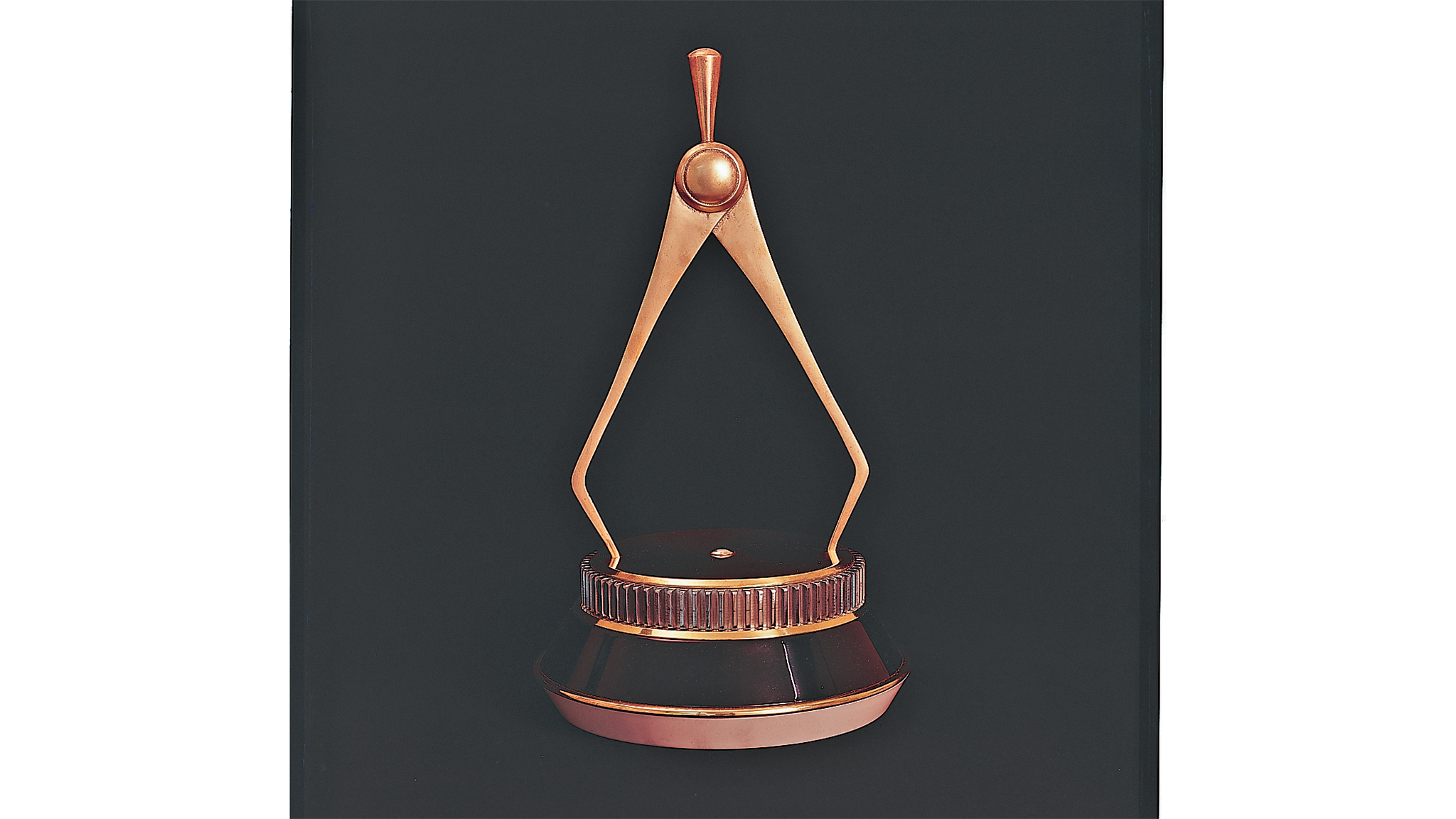 002 history of motortrend golden calipers trophy award