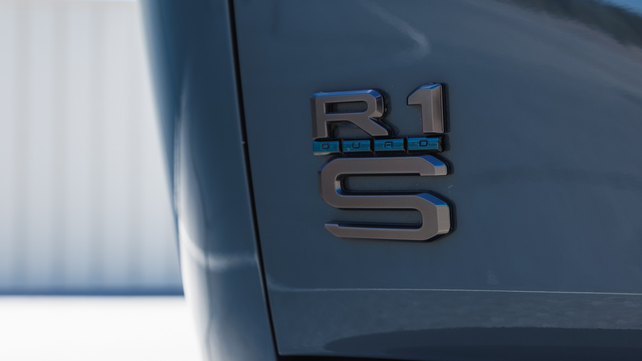 010 2025 Rivian R1S Quad Max