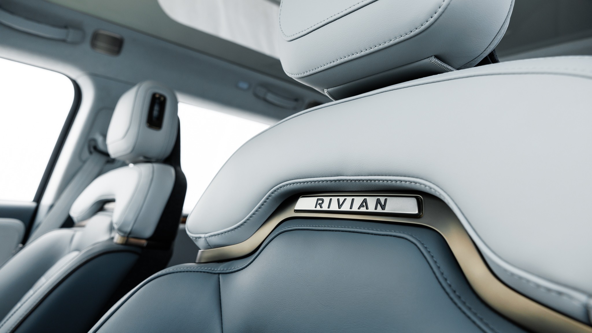 021 2025 Rivian R1S Quad Max