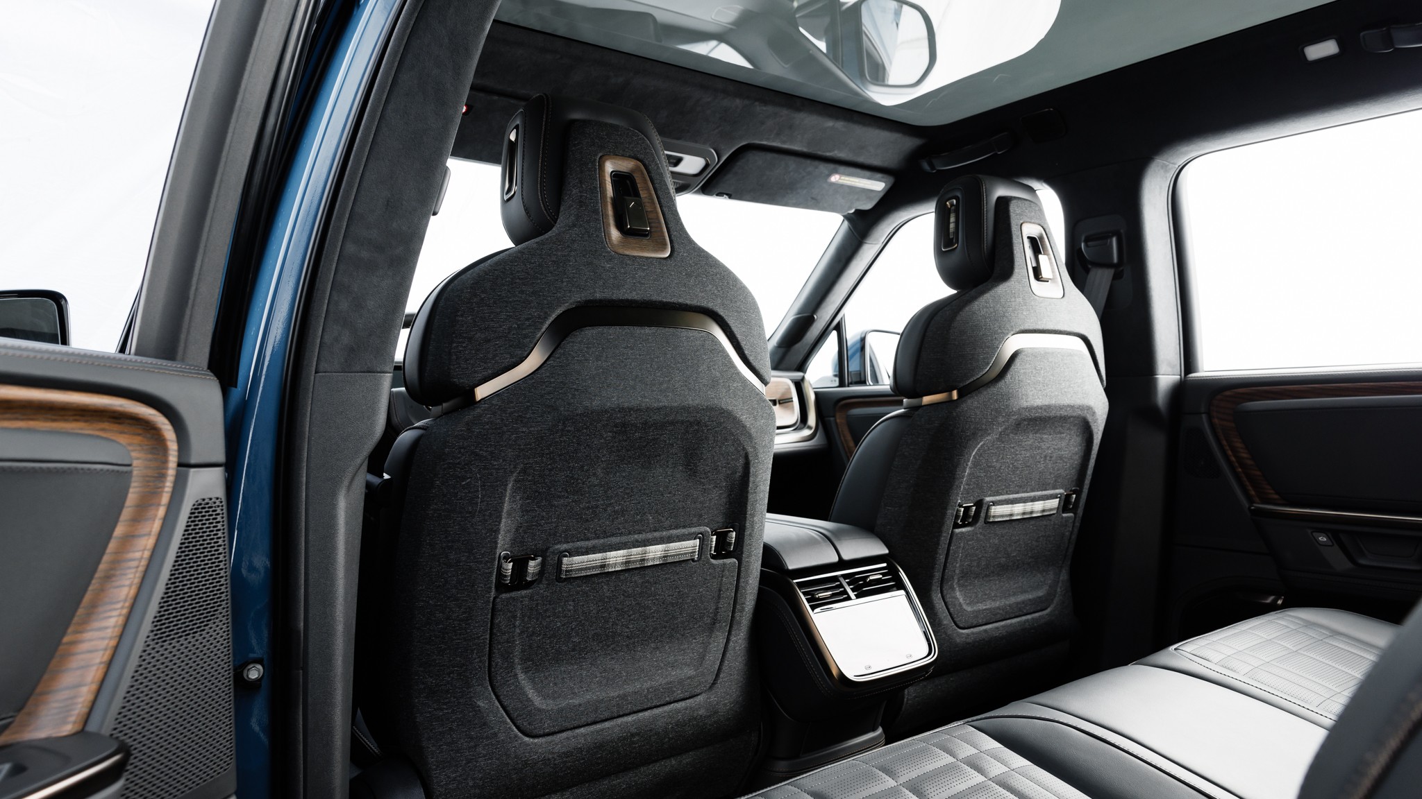 015 2025 Rivian R1S Tri Max