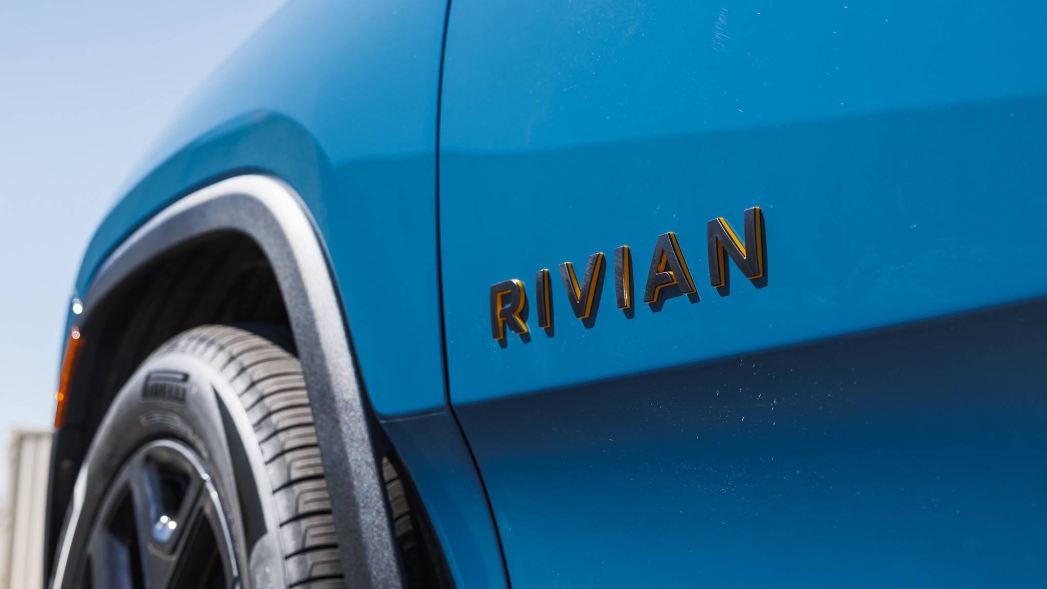 021 2025 Rivian R1S Tri Max