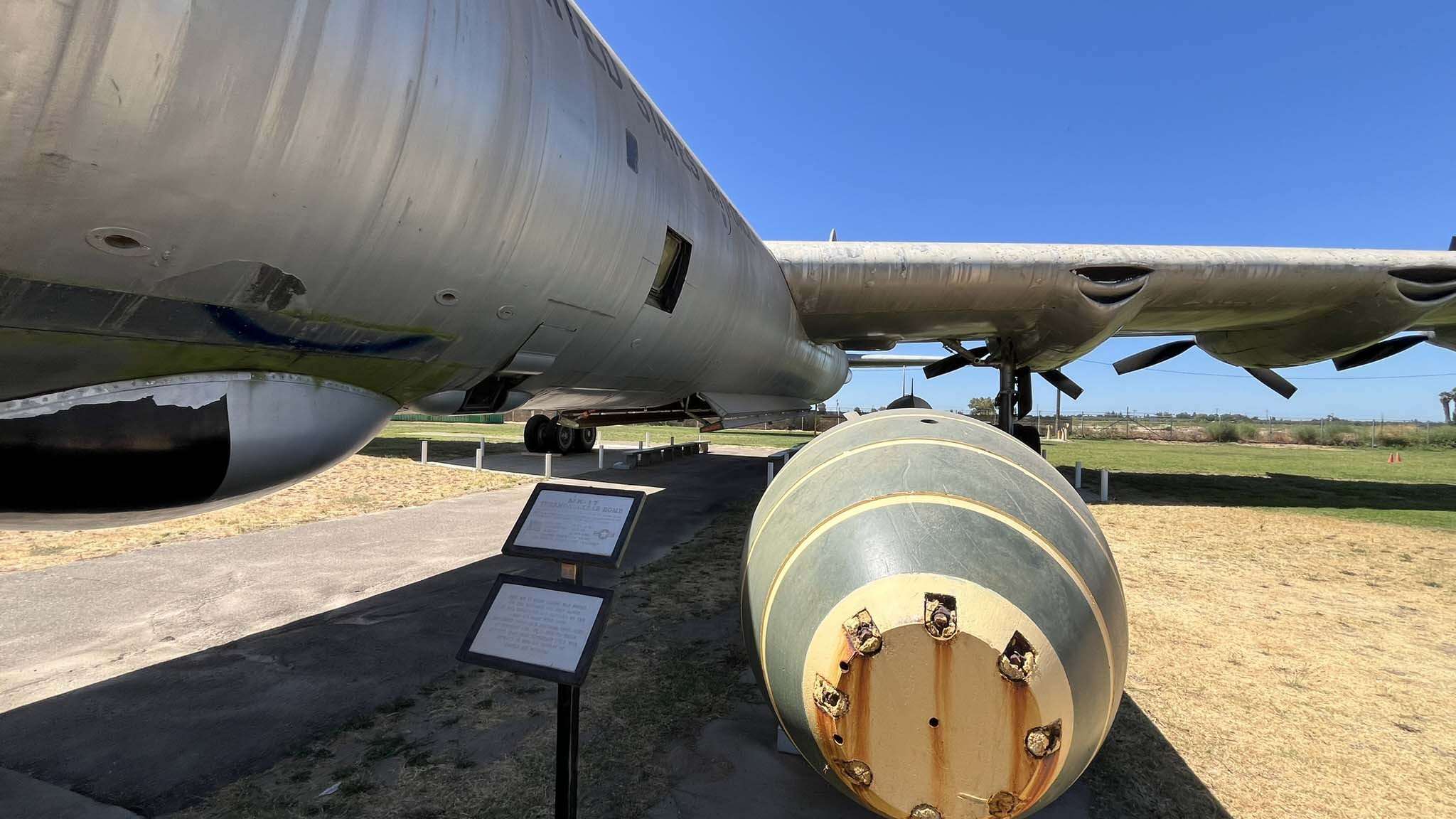 Mk 17 bomb 2023 jeep wagoneer yearlong review