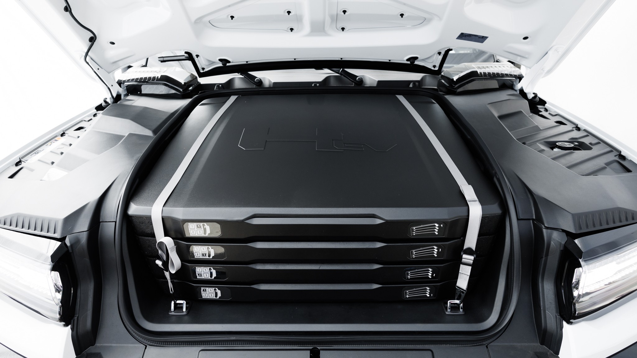 004 2025 GMC Hummer EV Frunk