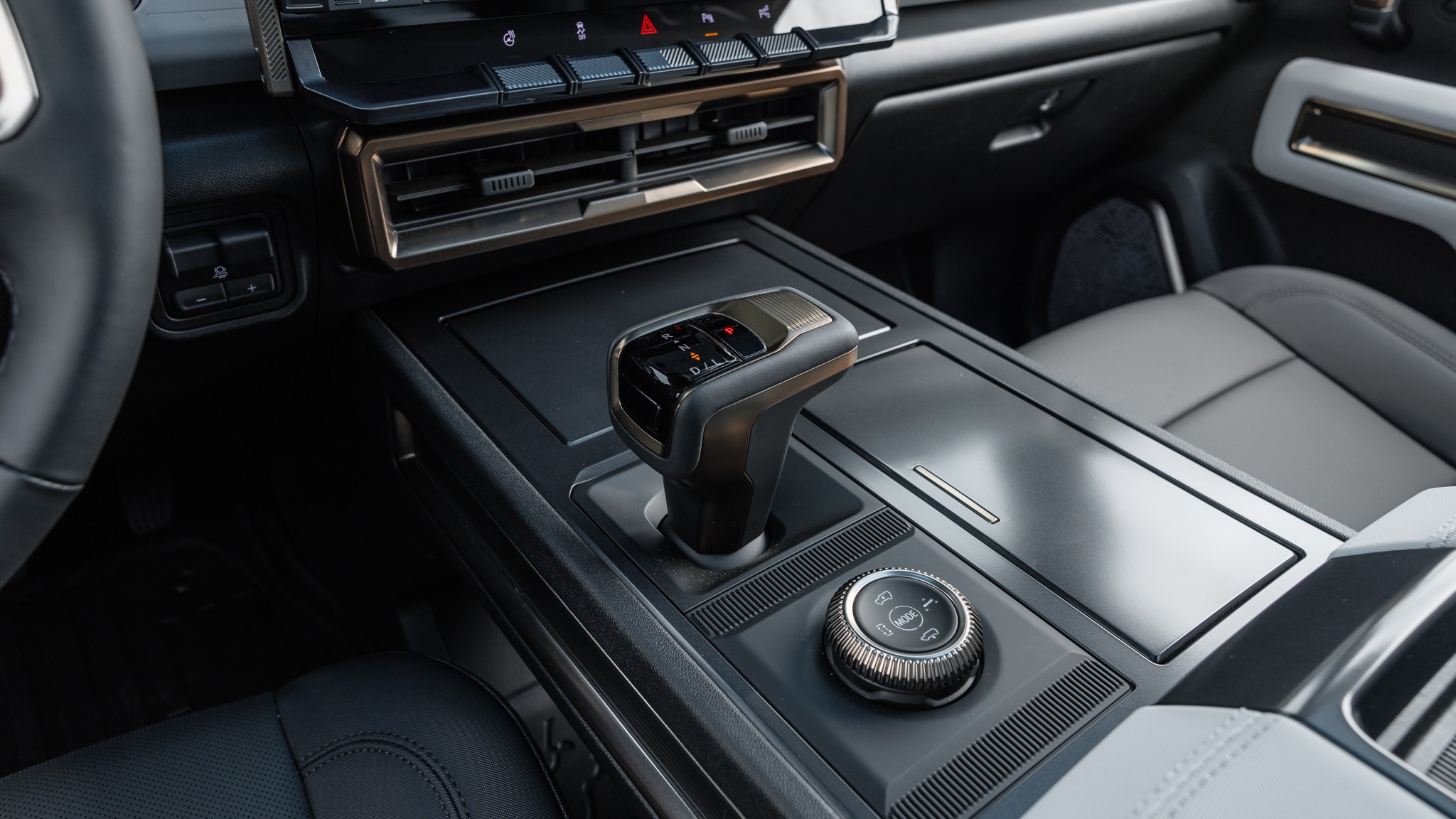 010 2025 GMC Hummer EV