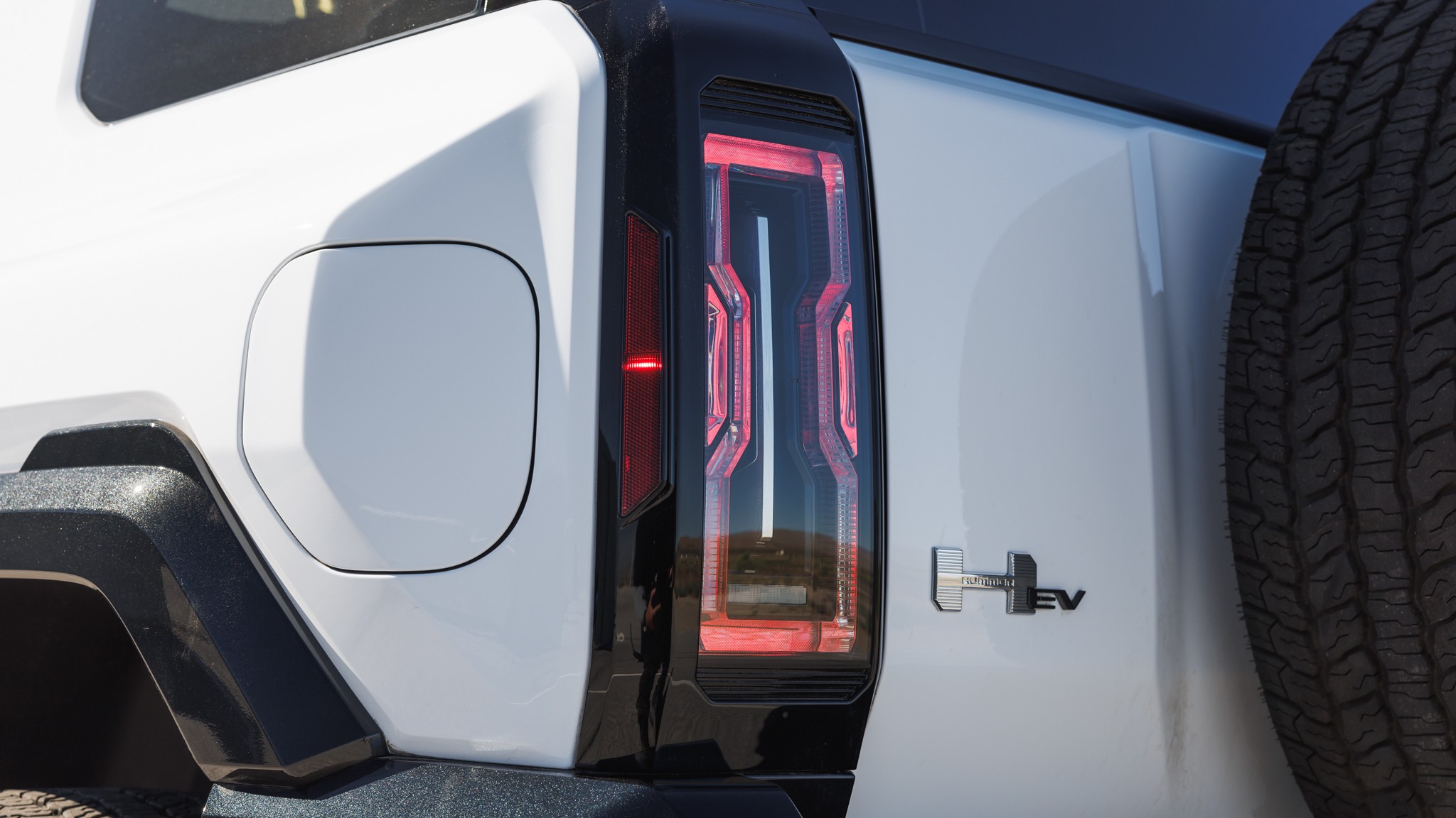 017 2025 GMC Hummer EV tailight