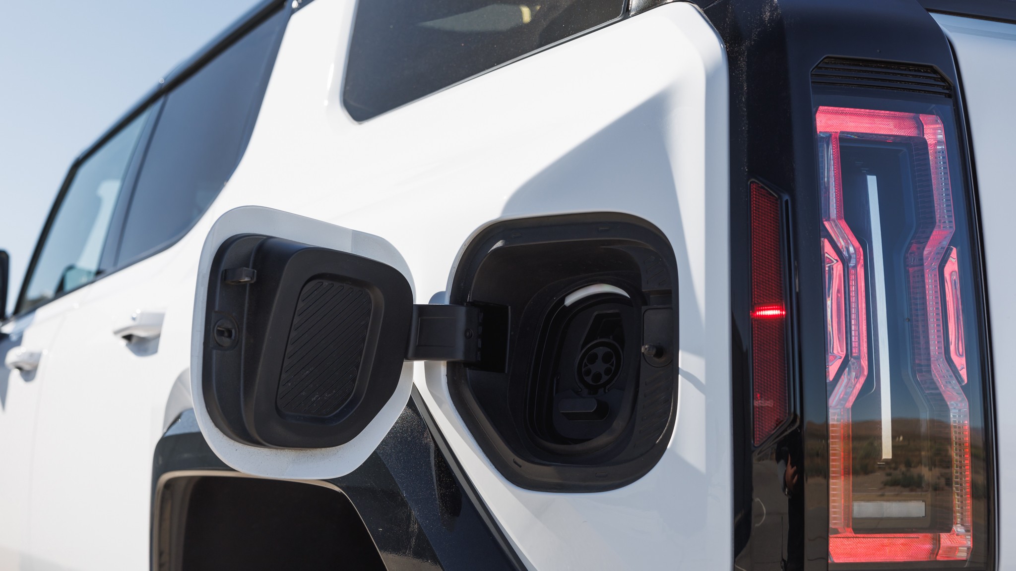 023 2025 GMC Hummer EV