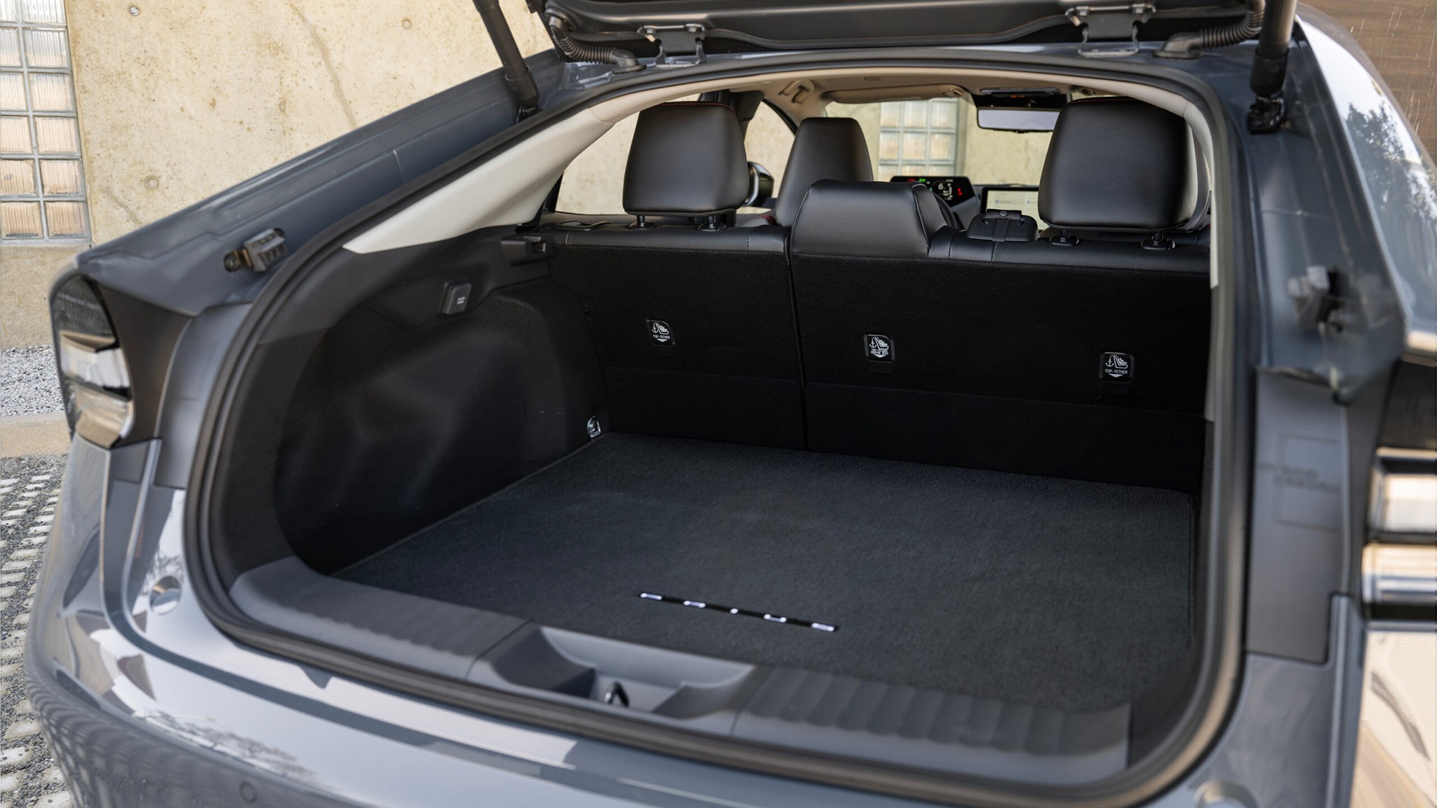 2025 Toyota Prius Plug In Hybrid 12