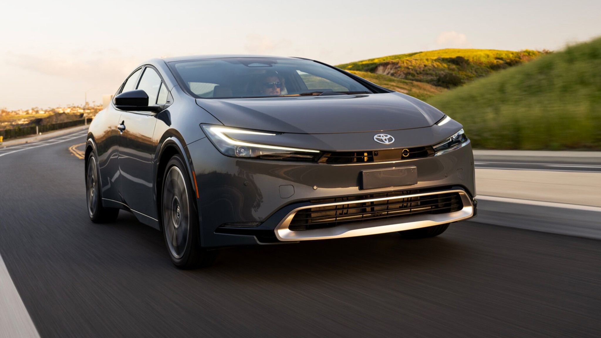 2025 Toyota Prius Plug In Hybrid 16