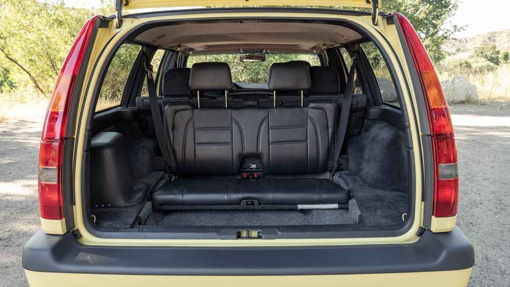 003 1996 Volvo 850R Interior Trunk