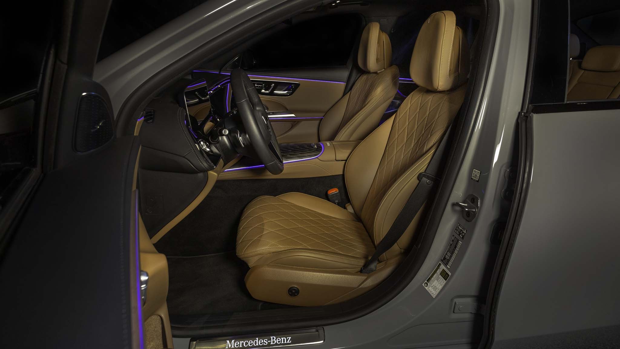 017 2024 Mercedes Benz E450 4Matic front seat