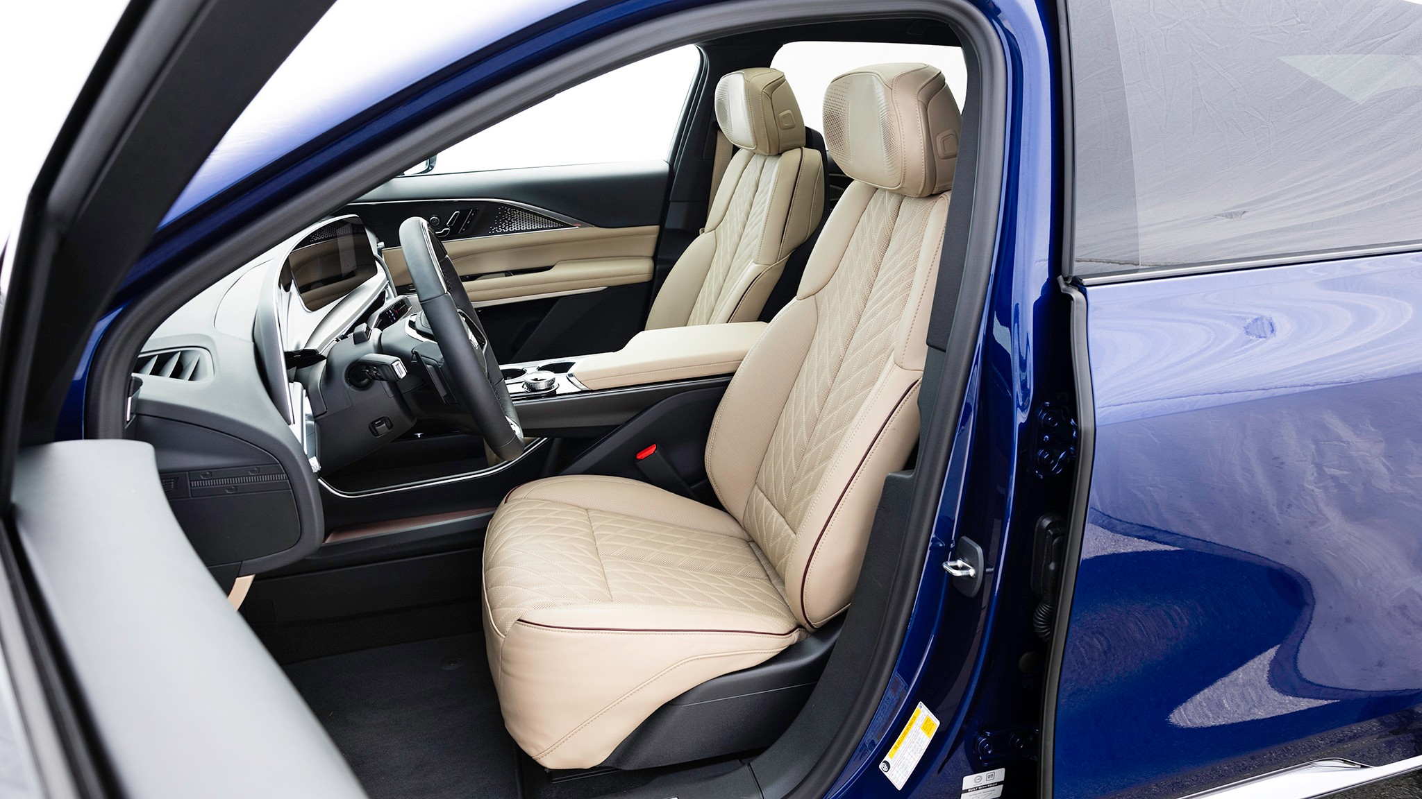 018 2025 Cadillac Lyriq AWD interior