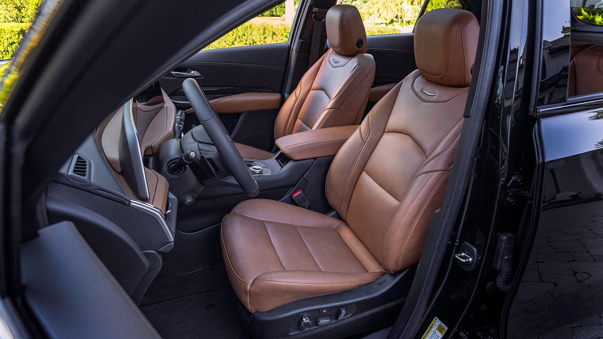 024 2025 Cadillac XT4 Sport AWD interior