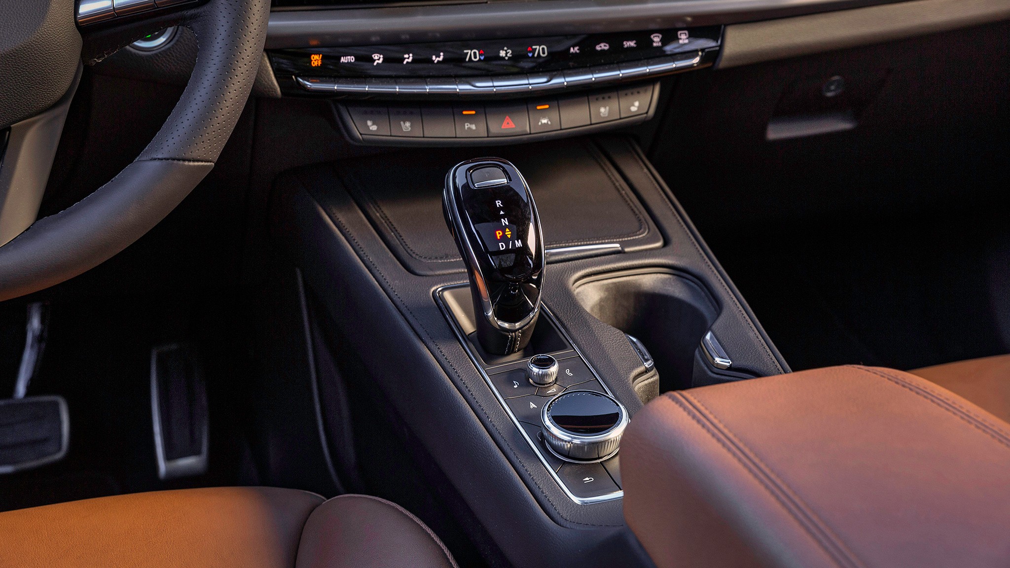 032 2025 Cadillac XT4 Sport AWD interior