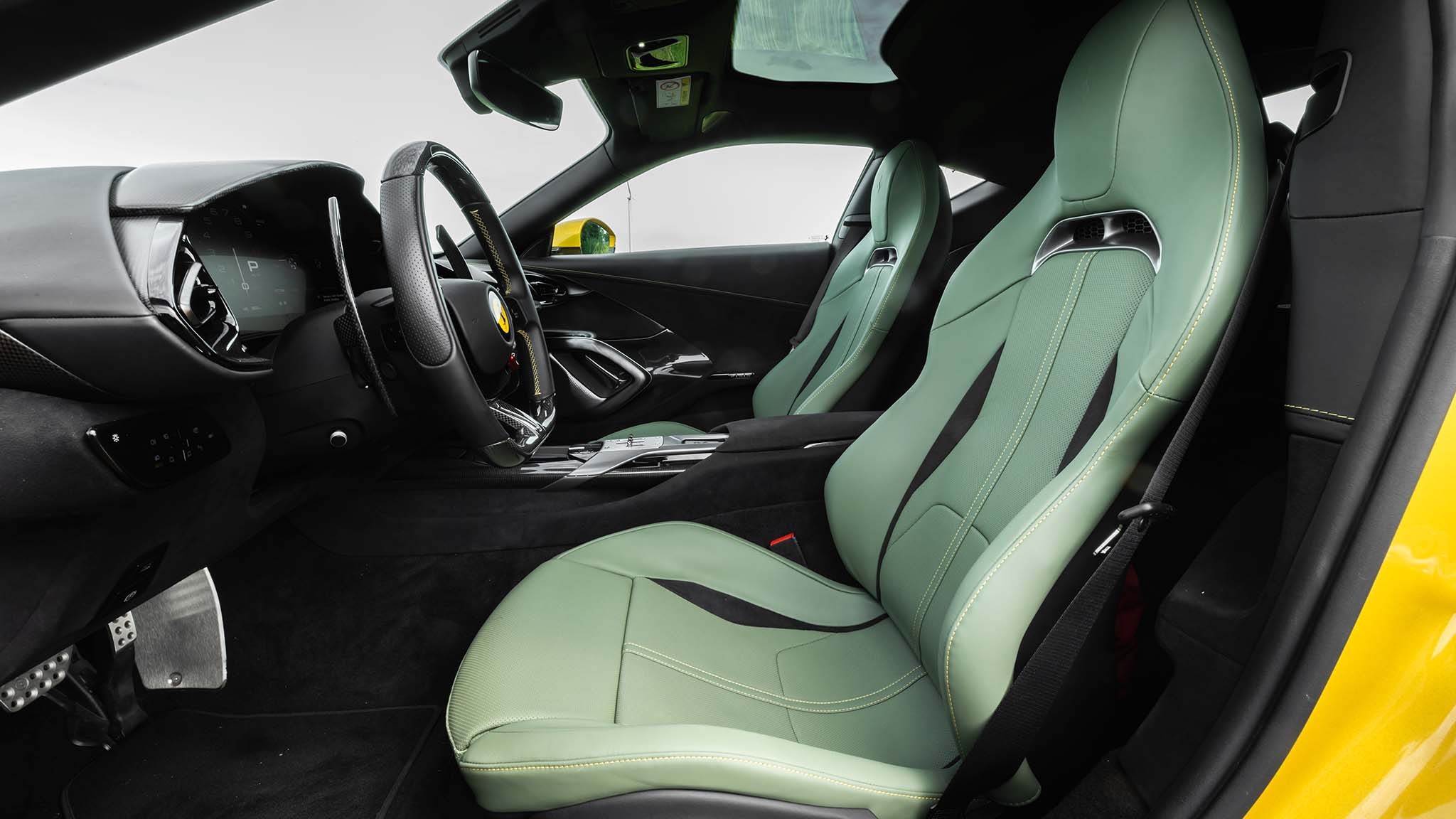 015 2025 ferrari 12 cilindri seat