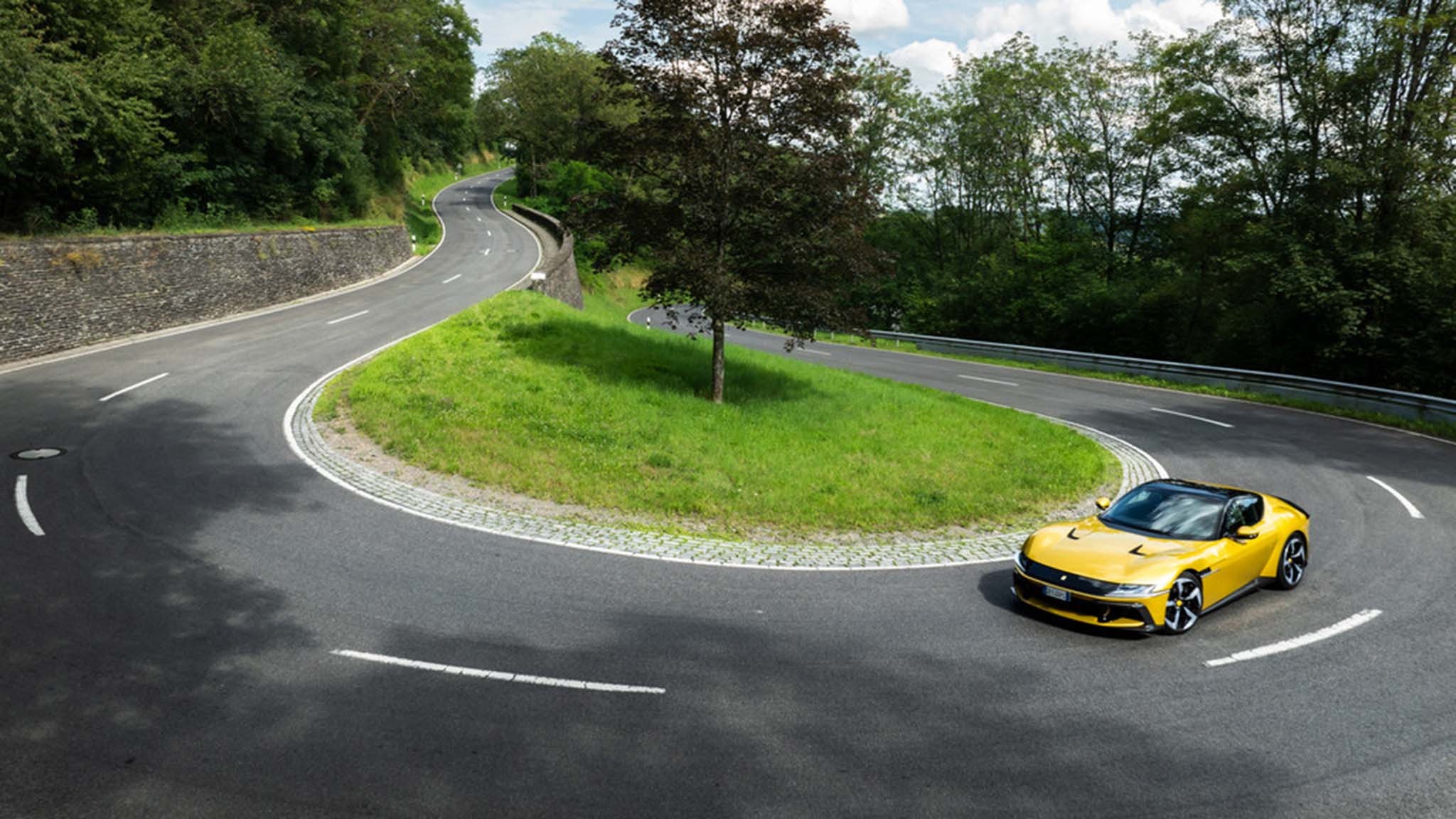 038 2025 ferrari 12 cilindri