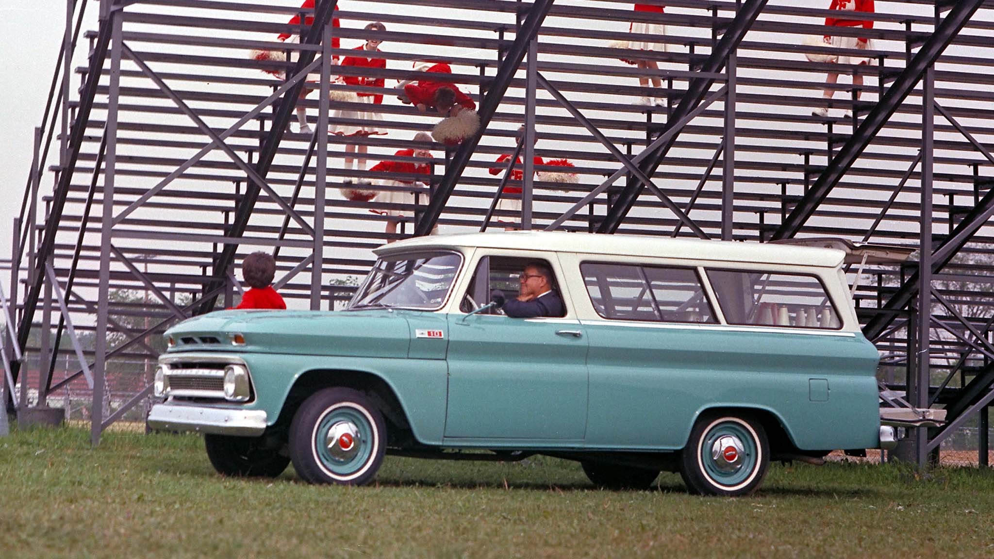 1965 Suburban Gen 6 01