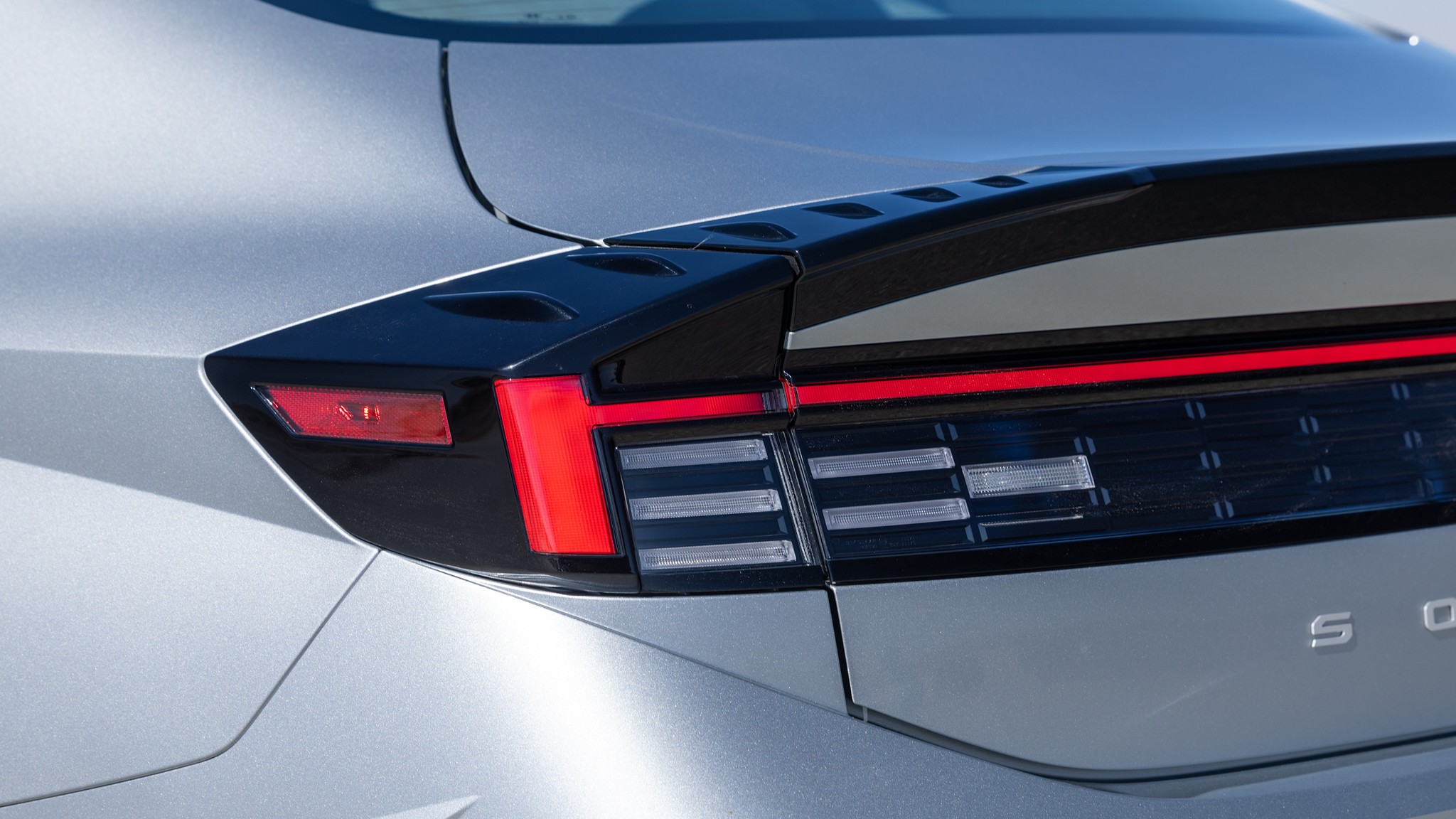 012 2024 Hyundai Sonata SEL HTRAC tailight