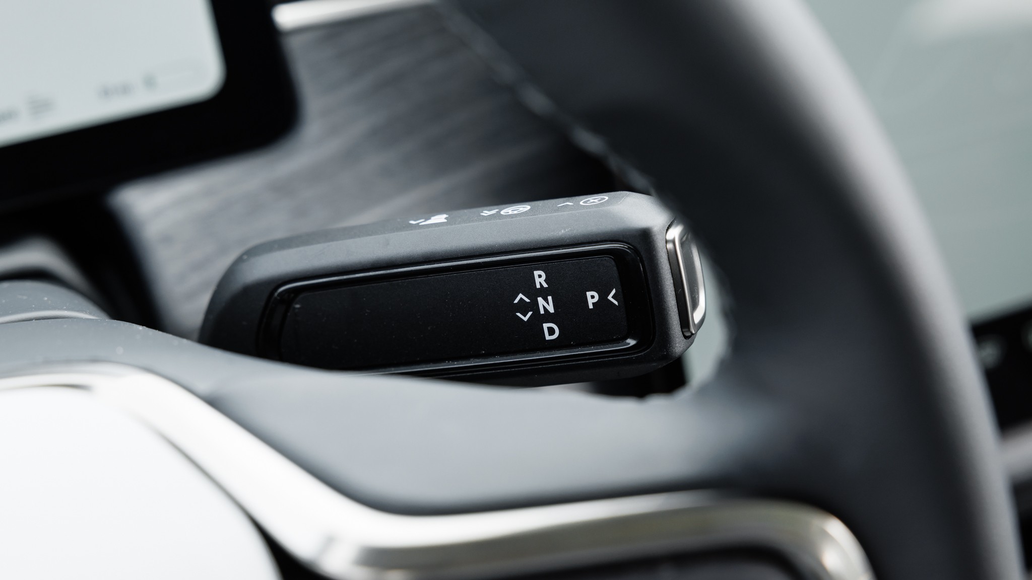 010 2025 Rivian R1S Dual Max