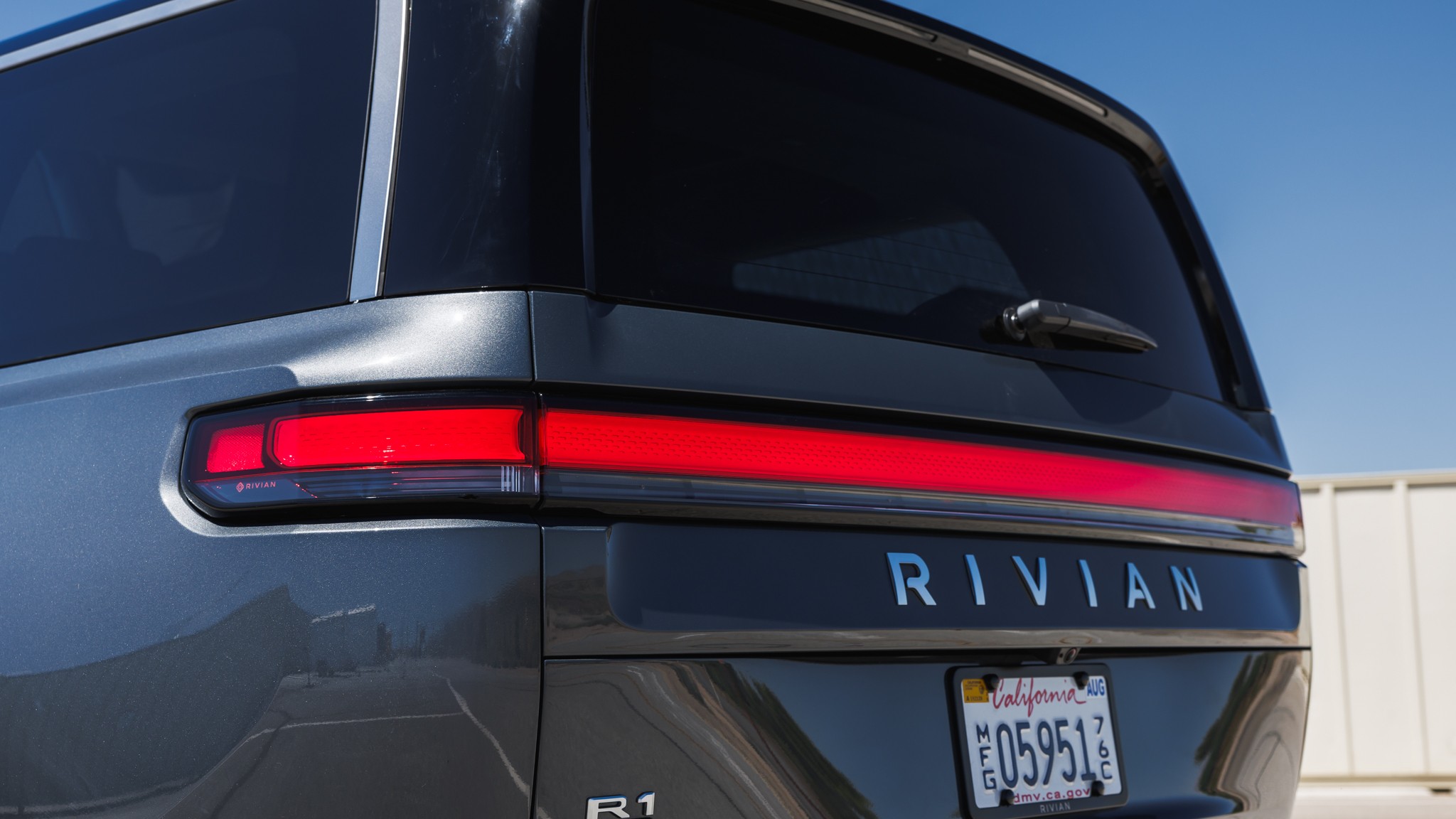 013 2025 Rivian R1S Dual Max
