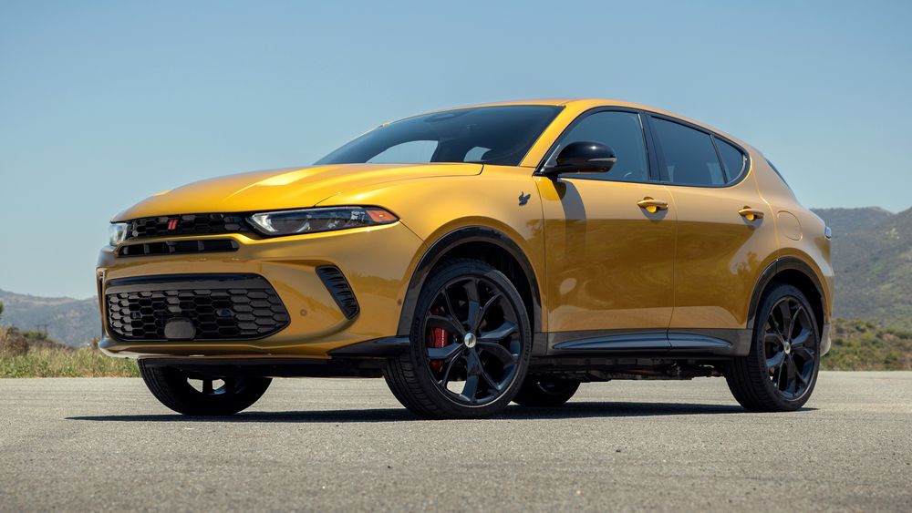 9 2025 Dodge Hornet RT front view